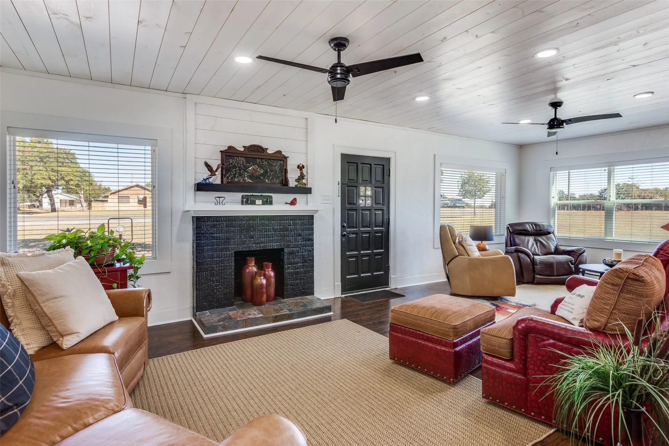 Single Family Residence For Sale in Eastland County , 2025 Highway 112, Eastland, Texas 76448, 3 Bedroom, 2 Bathroom, Garage spaces, 1,815 Sqft, built in 1934, Preowned, mls#21093442, Real Estate Agent in Eastland, Homes For Sale in Eastland county, Homes For Sale in Eastland, Realtor in Eastland Texas, Real Estate Brokerage Independent Realty Texas, Luminita Cordes Realtor