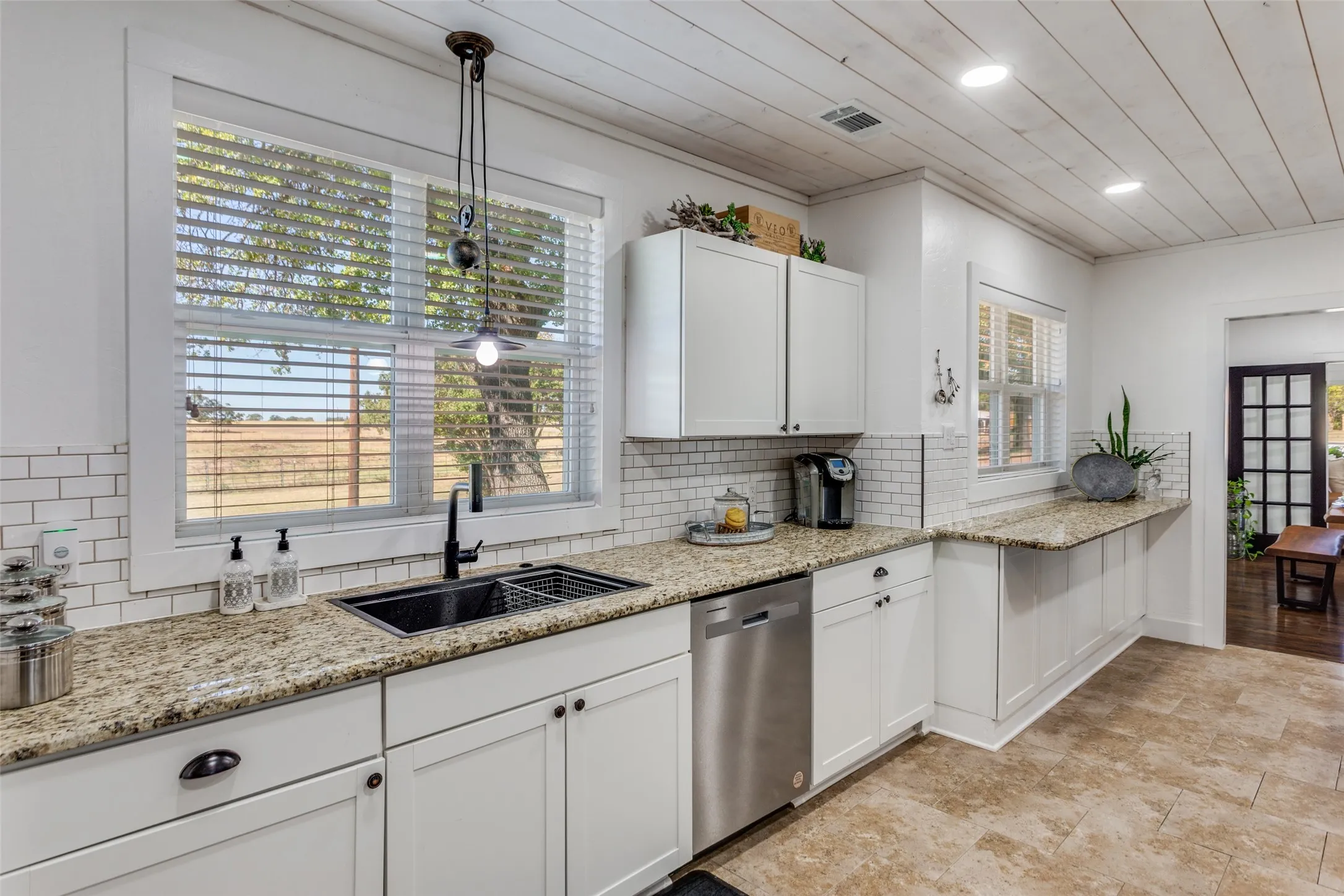 Single Family Residence For Sale in Eastland County , 2025 Highway 112, Eastland, Texas 76448, 3 Bedroom, 2 Bathroom, Garage spaces, 1,815 Sqft, built in 1934, Preowned, mls#21093442, Real Estate Agent in Eastland, Homes For Sale in Eastland county, Homes For Sale in Eastland, Realtor in Eastland Texas, Real Estate Brokerage Independent Realty Texas, Luminita Cordes Realtor