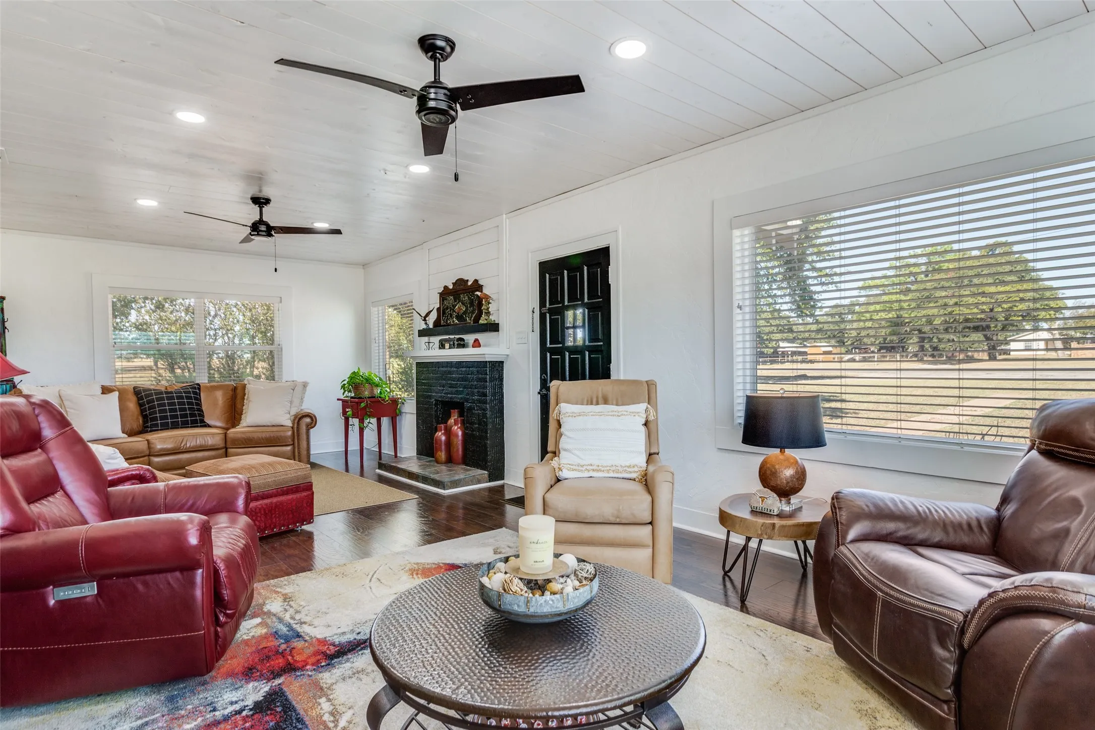 Single Family Residence For Sale in Eastland County , 2025 Highway 112, Eastland, Texas 76448, 3 Bedroom, 2 Bathroom, Garage spaces, 1,815 Sqft, built in 1934, Preowned, mls#21093442, Real Estate Agent in Eastland, Homes For Sale in Eastland county, Homes For Sale in Eastland, Realtor in Eastland Texas, Real Estate Brokerage Independent Realty Texas, Luminita Cordes Realtor
