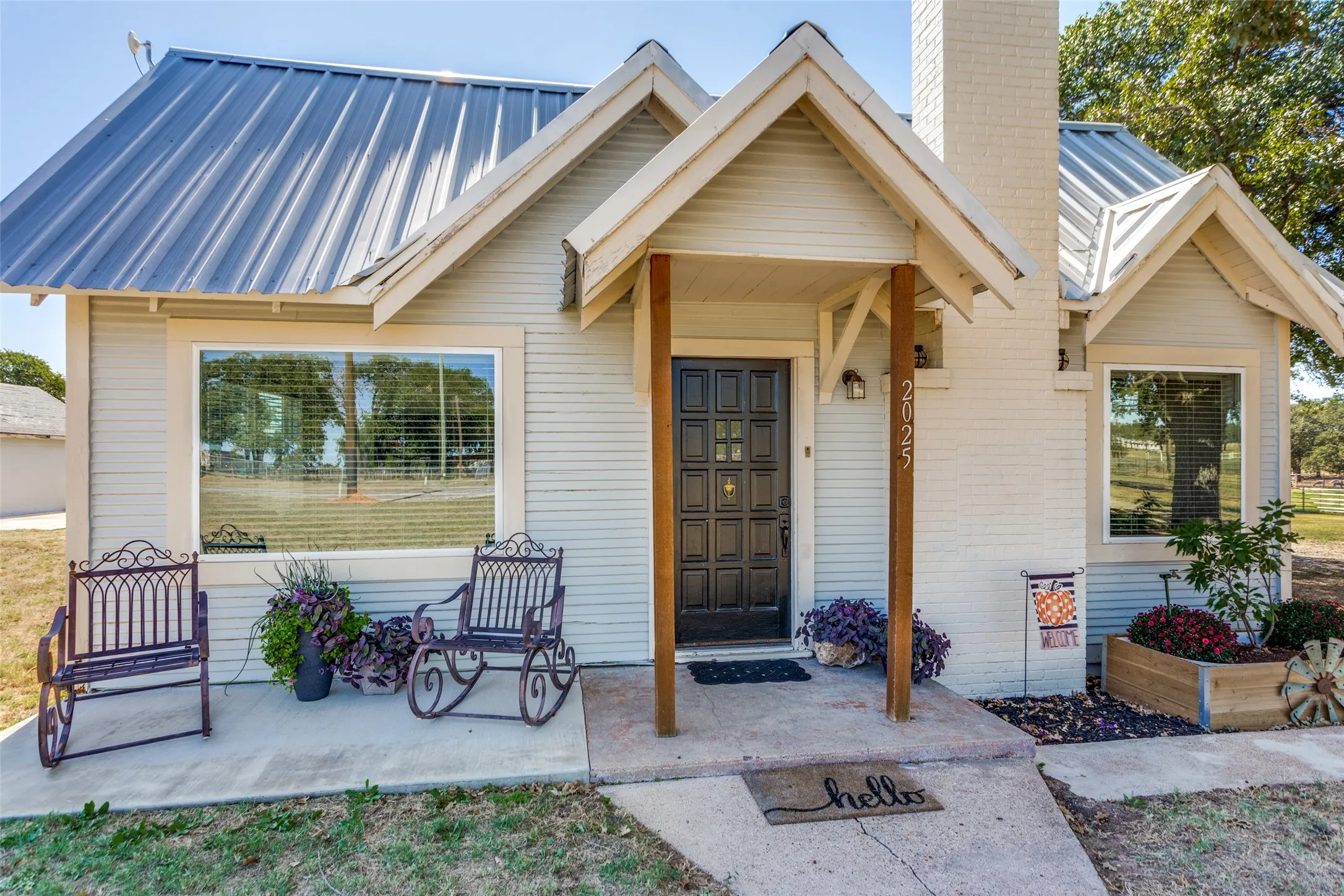 Single Family Residence For Sale in Eastland County , 2025 Highway 112, Eastland, Texas 76448, 3 Bedroom, 2 Bathroom, Garage spaces, 1,815 Sqft, built in 1934, Preowned, mls#21093442, Real Estate Agent in Eastland, Homes For Sale in Eastland county, Homes For Sale in Eastland, Realtor in Eastland Texas, Real Estate Brokerage Independent Realty Texas, Luminita Cordes Realtor
