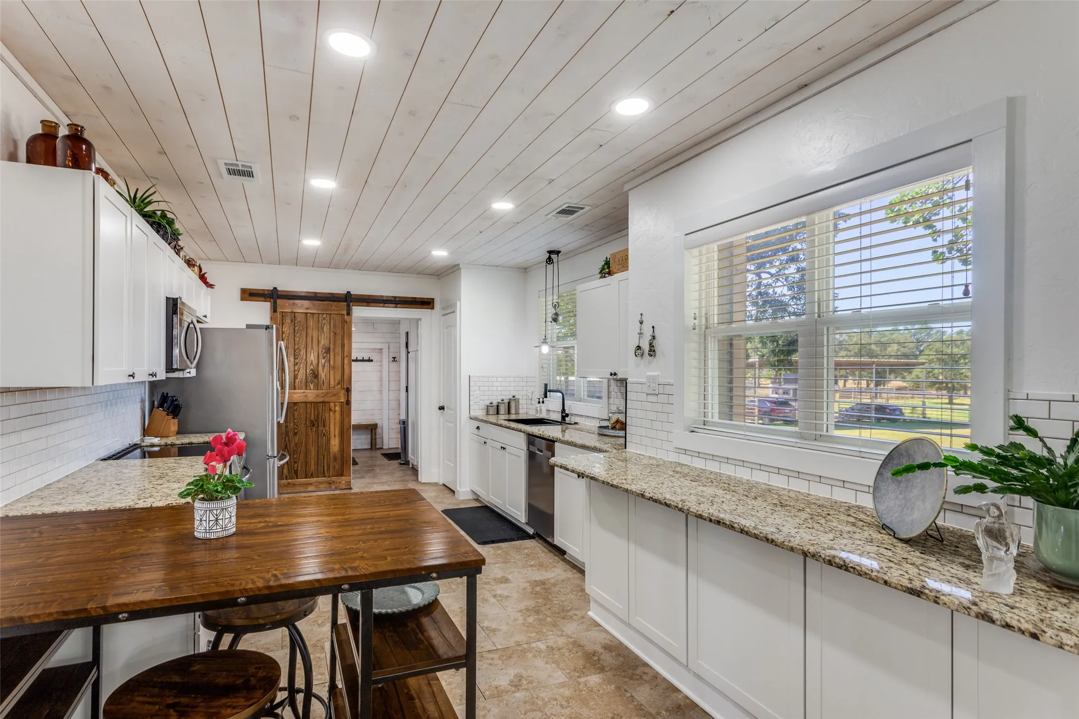 Eat-in kitchen