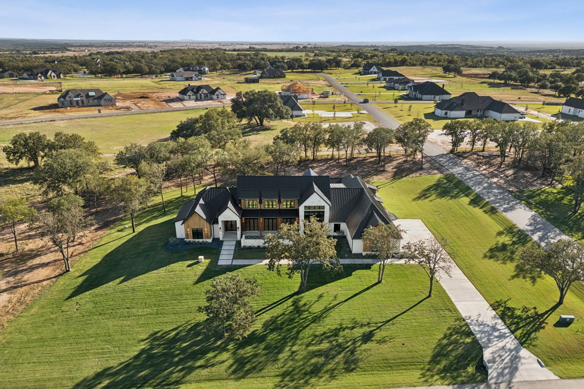 Single Family Residence For Sale in Parker County , 200 Dan Russell Bend, Weatherford, Texas 76087, 4 Bedroom, 5 Bathroom, 4 Garage spaces, 5,134 Sqft, built in 2025, mls#21096831, Real Estate Agent in Weatherford, Homes For Sale in Parker county, Homes For Sale in Weatherford, Realtor in Weatherford Texas, Real Estate Brokerage Independent Realty Texas, Luminita Cordes Realtor