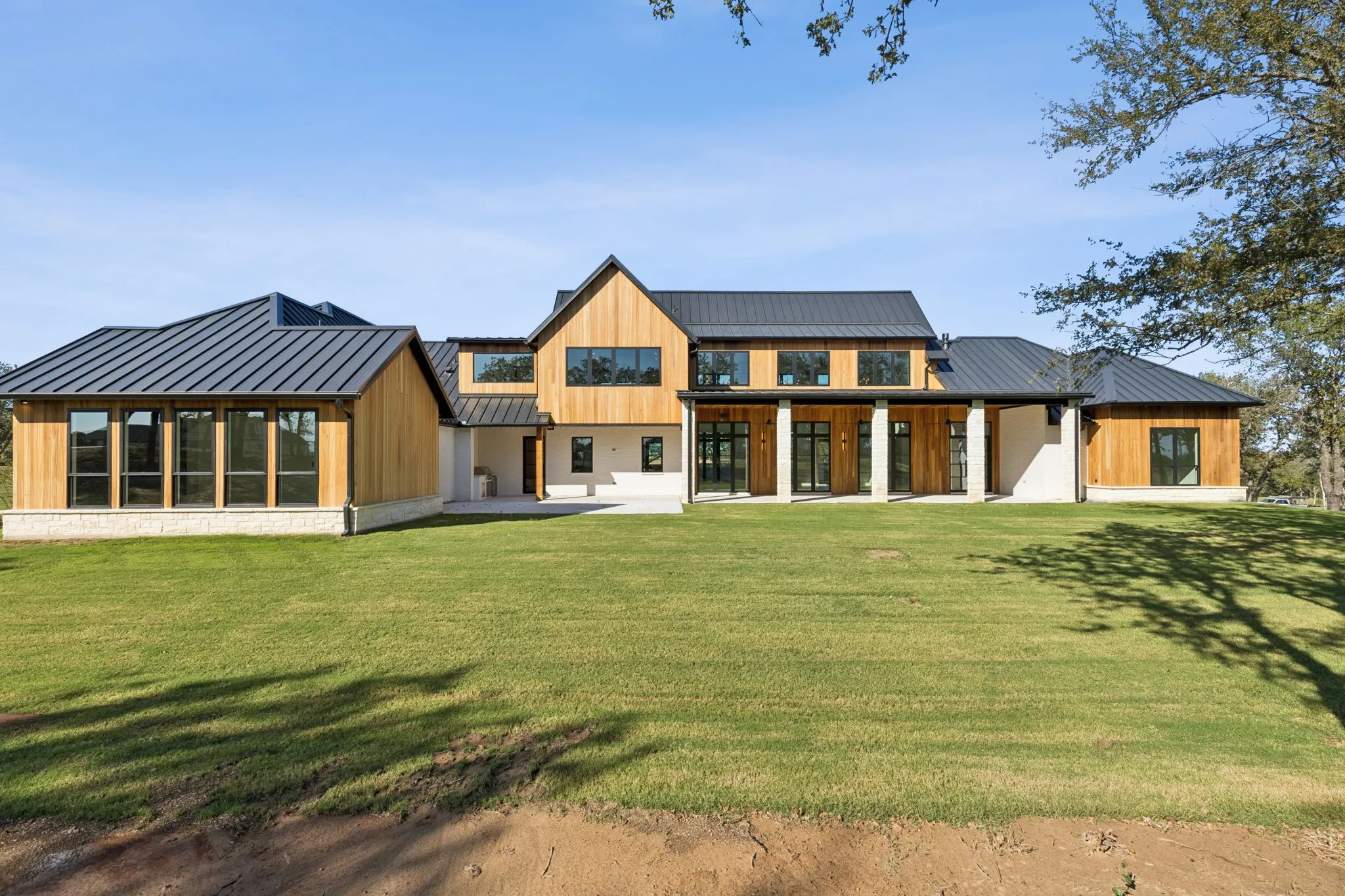 Single Family Residence For Sale in Parker County , 200 Dan Russell Bend, Weatherford, Texas 76087, 4 Bedroom, 5 Bathroom, 4 Garage spaces, 5,134 Sqft, built in 2025, mls#21096831, Real Estate Agent in Weatherford, Homes For Sale in Parker county, Homes For Sale in Weatherford, Realtor in Weatherford Texas, Real Estate Brokerage Independent Realty Texas, Luminita Cordes Realtor