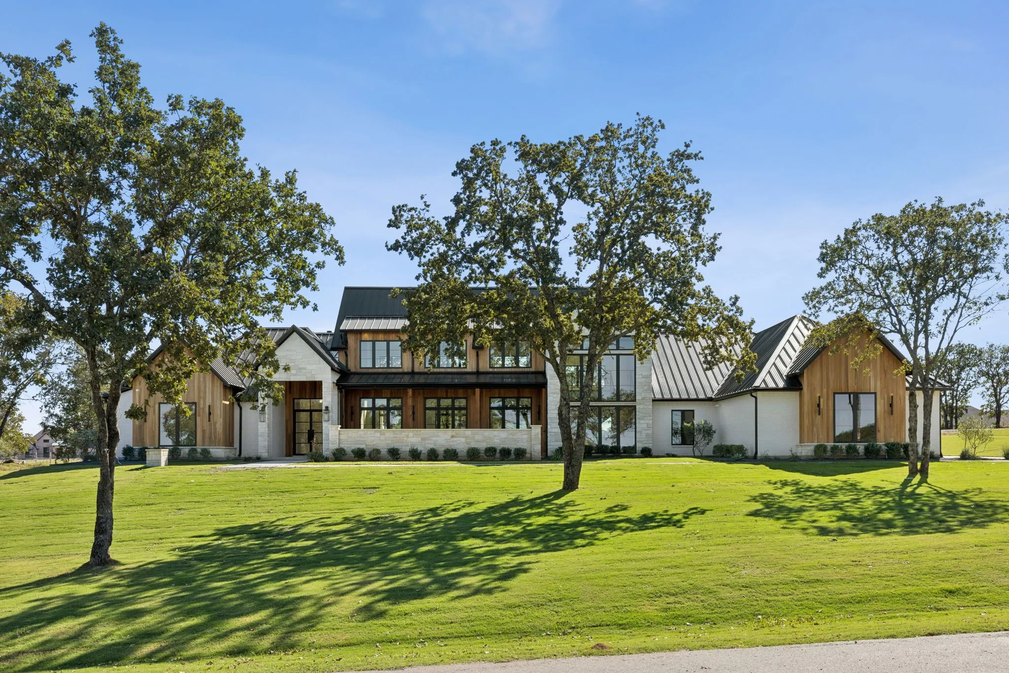Single Family Residence For Sale in Parker County , 200 Dan Russell Bend, Weatherford, Texas 76087, 4 Bedroom, 5 Bathroom, 4 Garage spaces, 5,134 Sqft, built in 2025, mls#21096831, Real Estate Agent in Weatherford, Homes For Sale in Parker county, Homes For Sale in Weatherford, Realtor in Weatherford Texas, Real Estate Brokerage Independent Realty Texas, Luminita Cordes Realtor