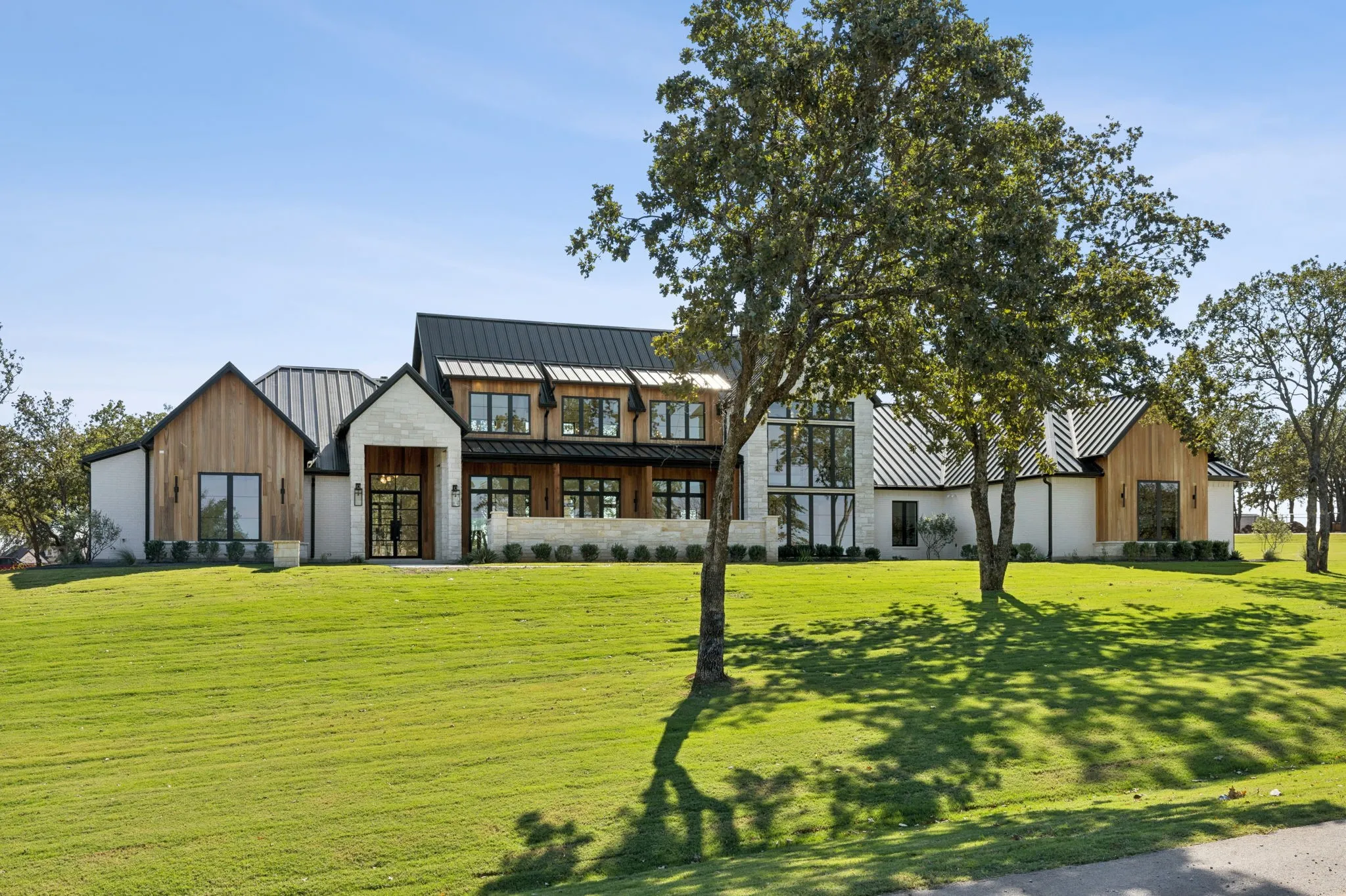 Single Family Residence For Sale in Parker County , 200 Dan Russell Bend, Weatherford, Texas 76087, 4 Bedroom, 5 Bathroom, 4 Garage spaces, 5,134 Sqft, built in 2025, mls#21096831, Real Estate Agent in Weatherford, Homes For Sale in Parker county, Homes For Sale in Weatherford, Realtor in Weatherford Texas, Real Estate Brokerage Independent Realty Texas, Luminita Cordes Realtor