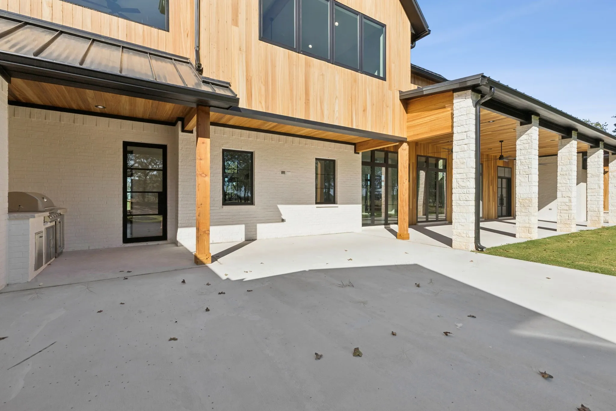 Single Family Residence For Sale in Parker County , 200 Dan Russell Bend, Weatherford, Texas 76087, 4 Bedroom, 5 Bathroom, 4 Garage spaces, 5,134 Sqft, built in 2025, mls#21096831, Real Estate Agent in Weatherford, Homes For Sale in Parker county, Homes For Sale in Weatherford, Realtor in Weatherford Texas, Real Estate Brokerage Independent Realty Texas, Luminita Cordes Realtor