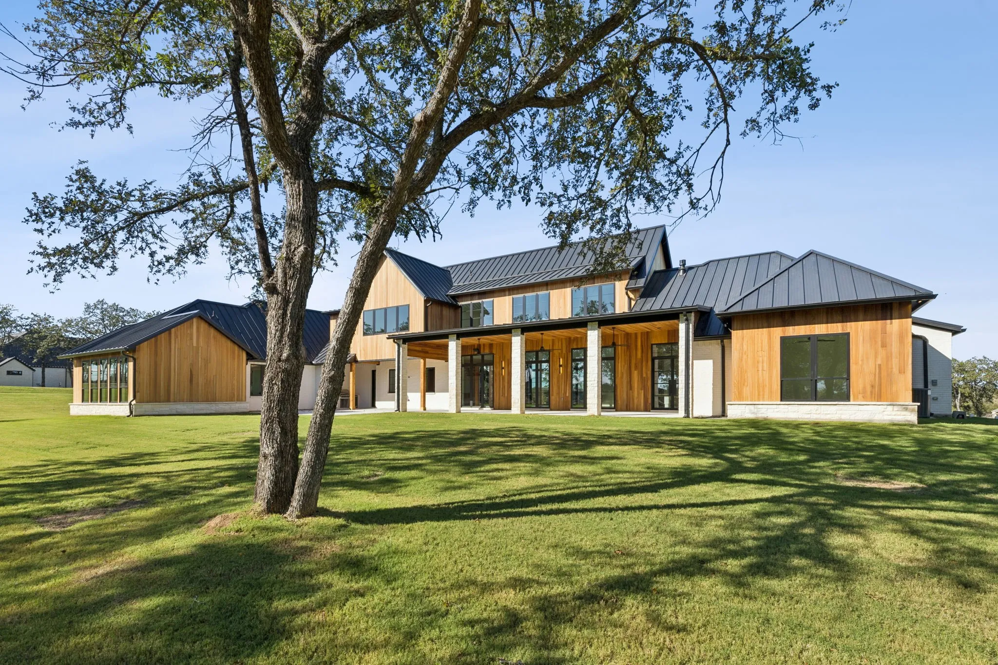 Single Family Residence For Sale in Parker County , 200 Dan Russell Bend, Weatherford, Texas 76087, 4 Bedroom, 5 Bathroom, 4 Garage spaces, 5,134 Sqft, built in 2025, mls#21096831, Real Estate Agent in Weatherford, Homes For Sale in Parker county, Homes For Sale in Weatherford, Realtor in Weatherford Texas, Real Estate Brokerage Independent Realty Texas, Luminita Cordes Realtor