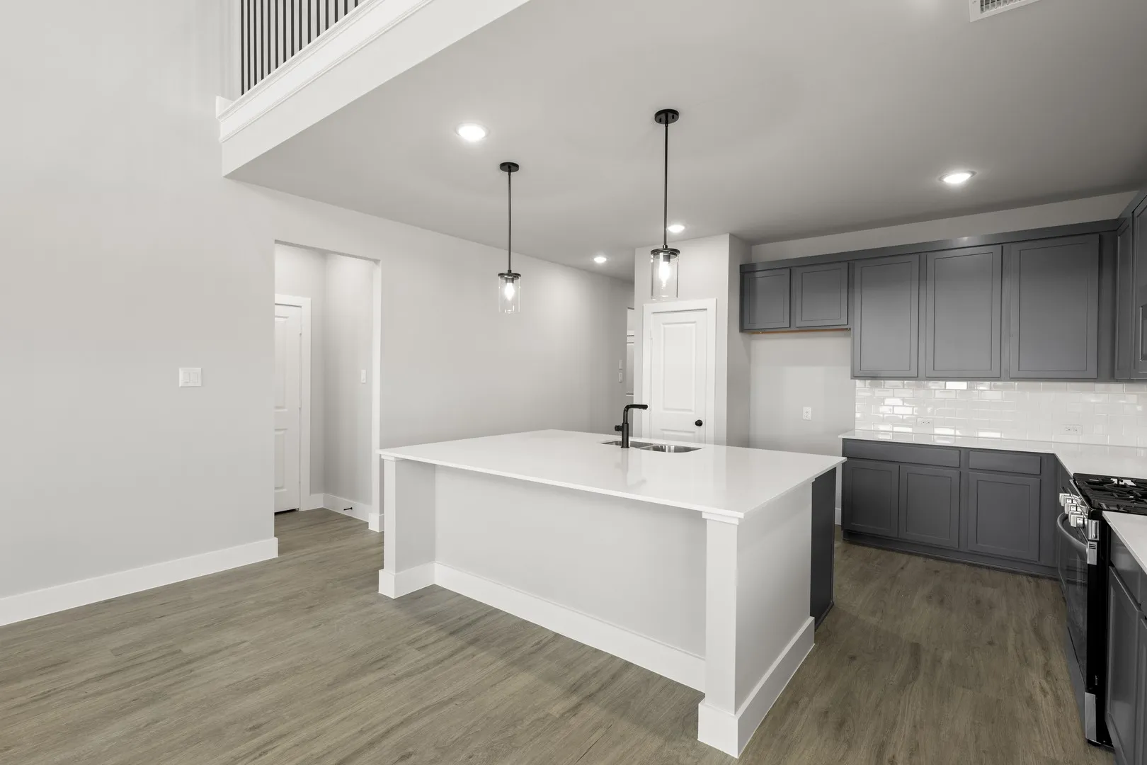 09. 2364 Bell - Kitchen (3)