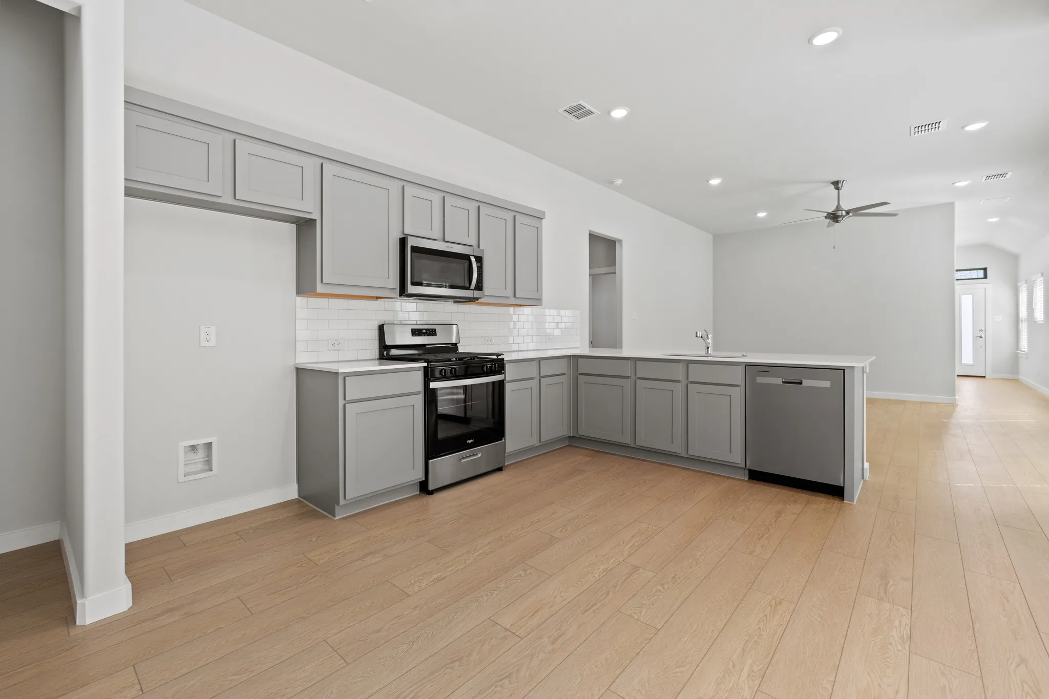 Single Family Residence For Rent in Collin County , 106 Travine, Mc Kinney, Texas 75071, 3 Bedroom, 2 Bathroom, 2 Garage spaces, 1,600 Sqft, built in 2024, mls#21097044, Real Estate Agent in Mc Kinney, Homes For Rent in Collin county, Homes For Rent in Mc Kinney, Realtor in Mc Kinney Texas, Real Estate Brokerage Independent Realty Texas, Luminita Cordes Realtor