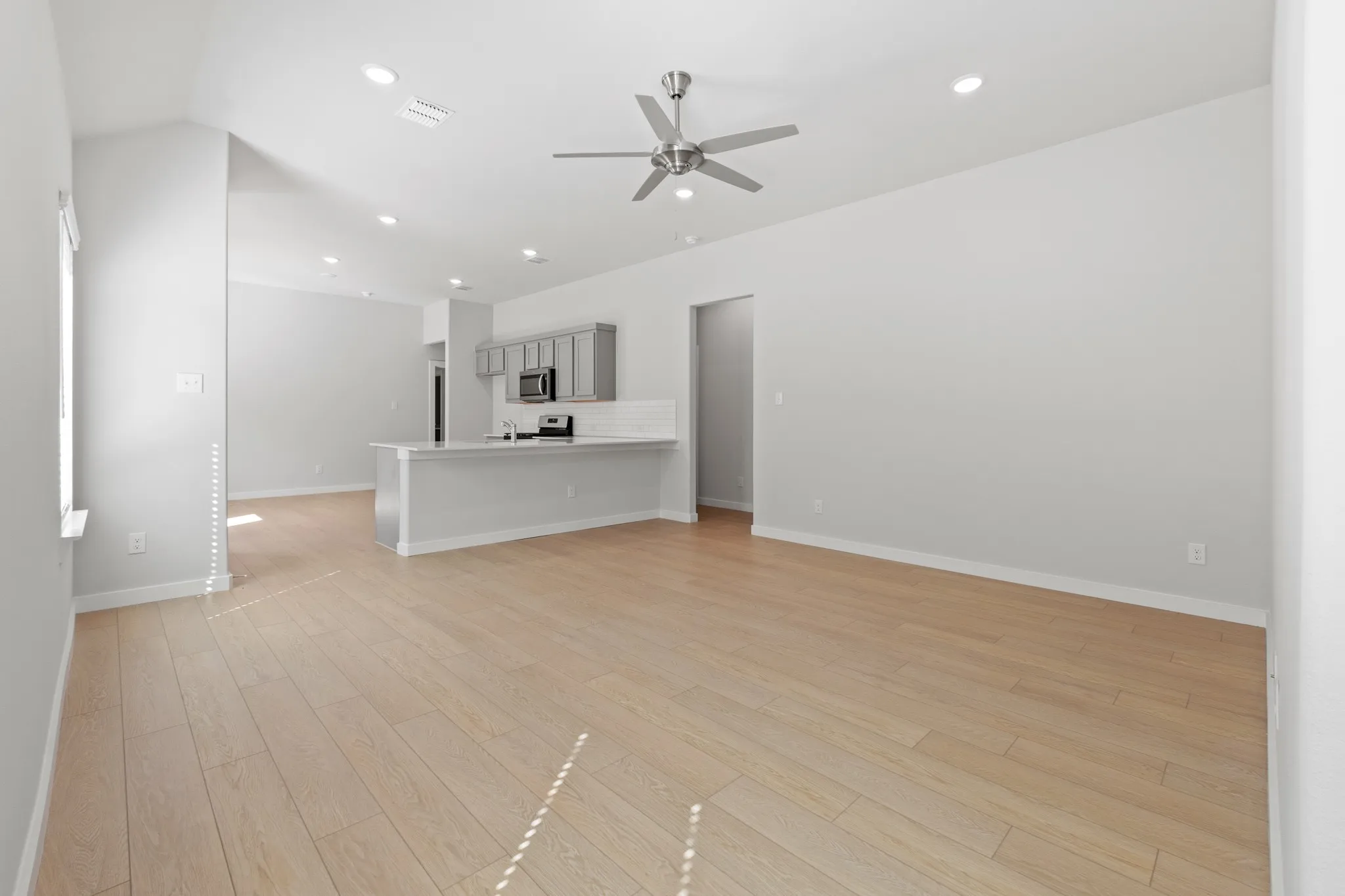 Single Family Residence For Rent in Collin County , 106 Travine, Mc Kinney, Texas 75071, 3 Bedroom, 2 Bathroom, 2 Garage spaces, 1,600 Sqft, built in 2024, mls#21097044, Real Estate Agent in Mc Kinney, Homes For Rent in Collin county, Homes For Rent in Mc Kinney, Realtor in Mc Kinney Texas, Real Estate Brokerage Independent Realty Texas, Luminita Cordes Realtor