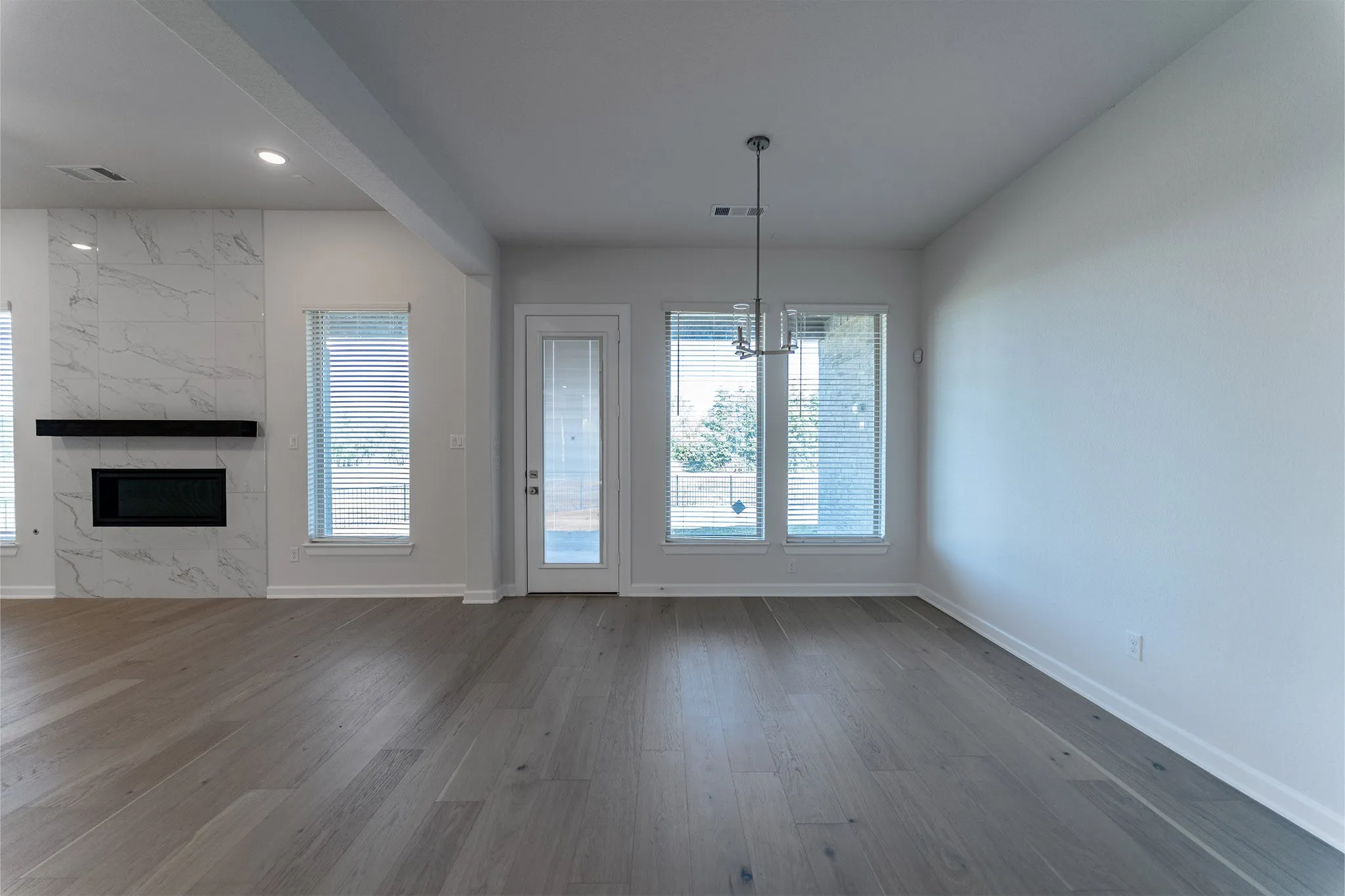 Single Family Residence For Sale in Rockwall County , 3908 Friendship Court, Heath, Texas 75126, 3 Bedrooms, 4 Bathrooms, 3 Garage spaces, 3,635 Sqft, built in 2025, New Construction - Complete, Price $789,990, mls#21098018, Real Estate Agent in Heath, Homes For Sale in Rockwall county, Homes For Sale in Heath, Realtor in Heath Texas, Real Estate Brokerage Independent Realty Texas, Luminita Cordes Realtor