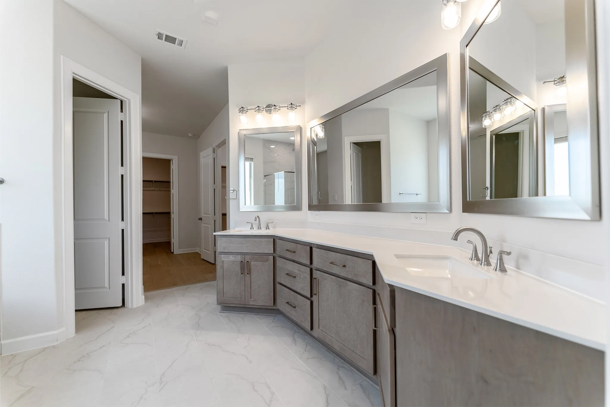 Single Family Residence For Sale in Rockwall County , 3908 Friendship Court, Heath, Texas 75126, 3 Bedrooms, 4 Bathrooms, 3 Garage spaces, 3,635 Sqft, built in 2025, New Construction - Complete, Price $789,990, mls#21098018, Real Estate Agent in Heath, Homes For Sale in Rockwall county, Homes For Sale in Heath, Realtor in Heath Texas, Real Estate Brokerage Independent Realty Texas, Luminita Cordes Realtor