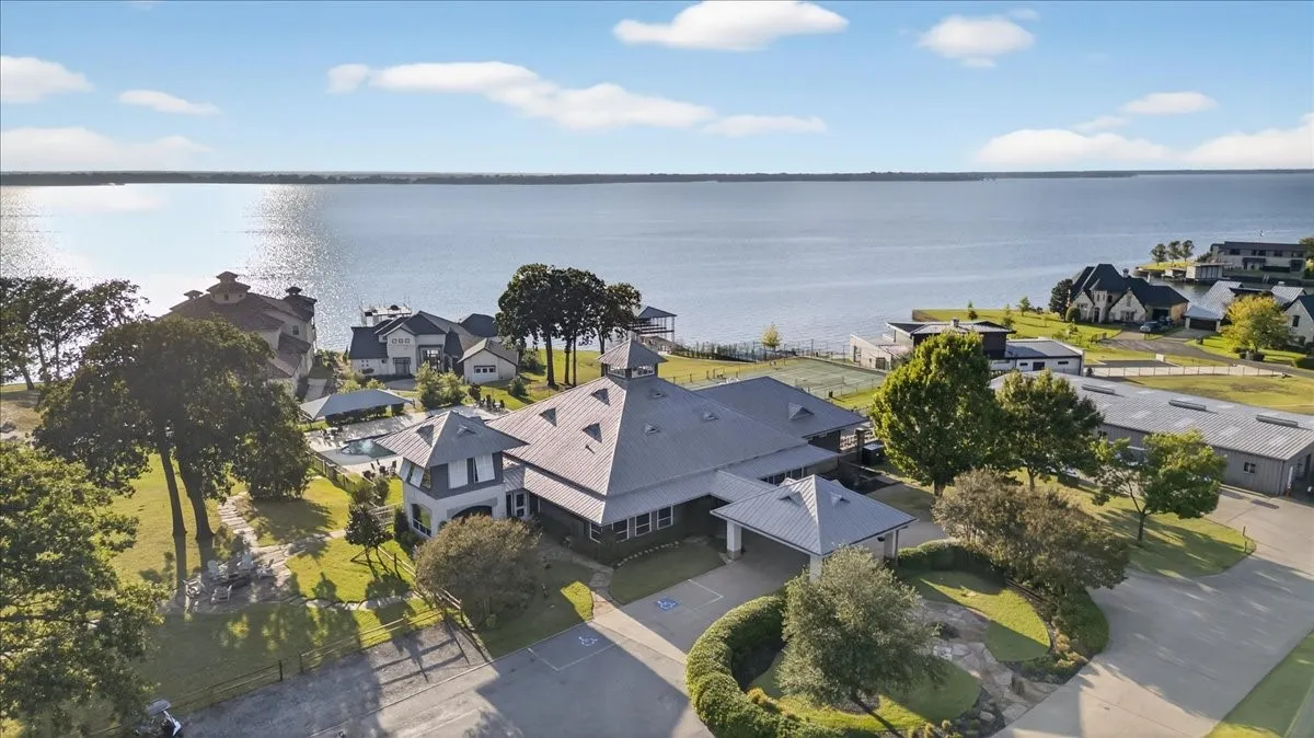 The gorgeous clubhouse with lake views!