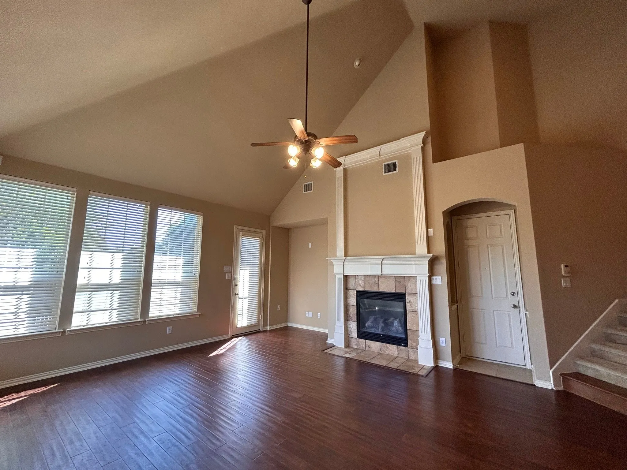 Single Family Residence For Rent in Collin County , 6794 Calm Meadow Drive, Frisco, Texas 75035, 3 Bedroom, 3 Bathroom, 2 Garage spaces, 3,037 Sqft, built in 2004, mls#21098139, Real Estate Agent in Frisco, Homes For Rent in Collin county, Homes For Rent in Frisco, Realtor in Frisco Texas, Real Estate Brokerage Independent Realty Texas, Luminita Cordes Realtor