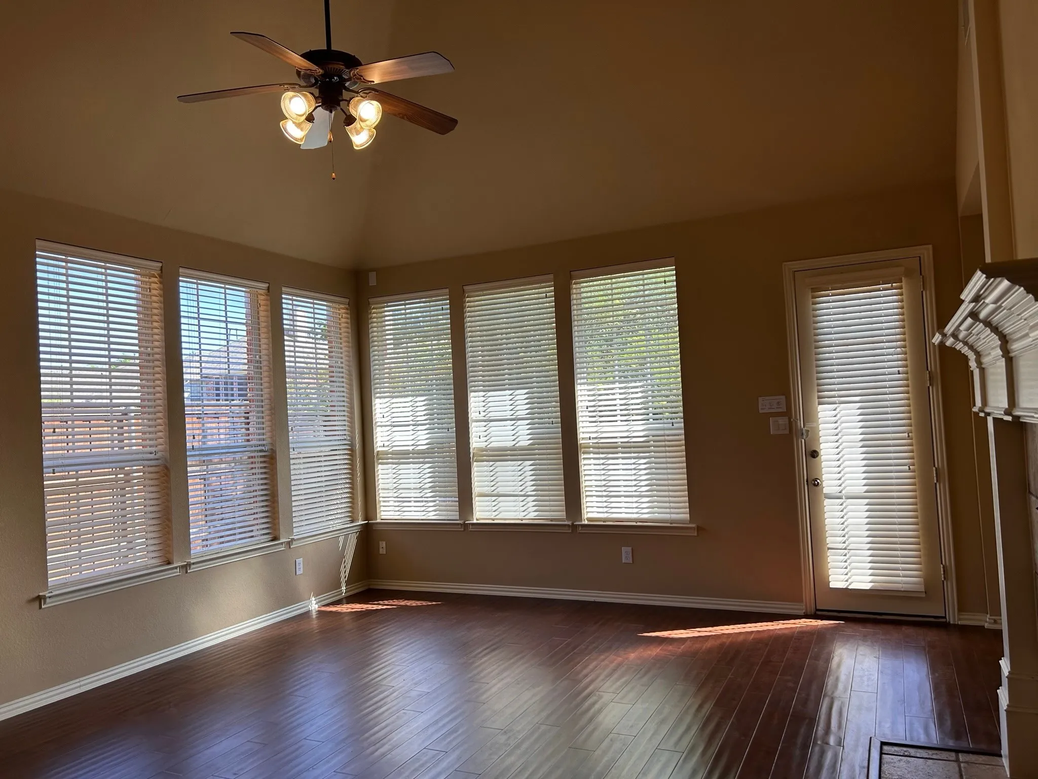 Single Family Residence For Rent in Collin County , 6794 Calm Meadow Drive, Frisco, Texas 75035, 3 Bedroom, 3 Bathroom, 2 Garage spaces, 3,037 Sqft, built in 2004, mls#21098139, Real Estate Agent in Frisco, Homes For Rent in Collin county, Homes For Rent in Frisco, Realtor in Frisco Texas, Real Estate Brokerage Independent Realty Texas, Luminita Cordes Realtor