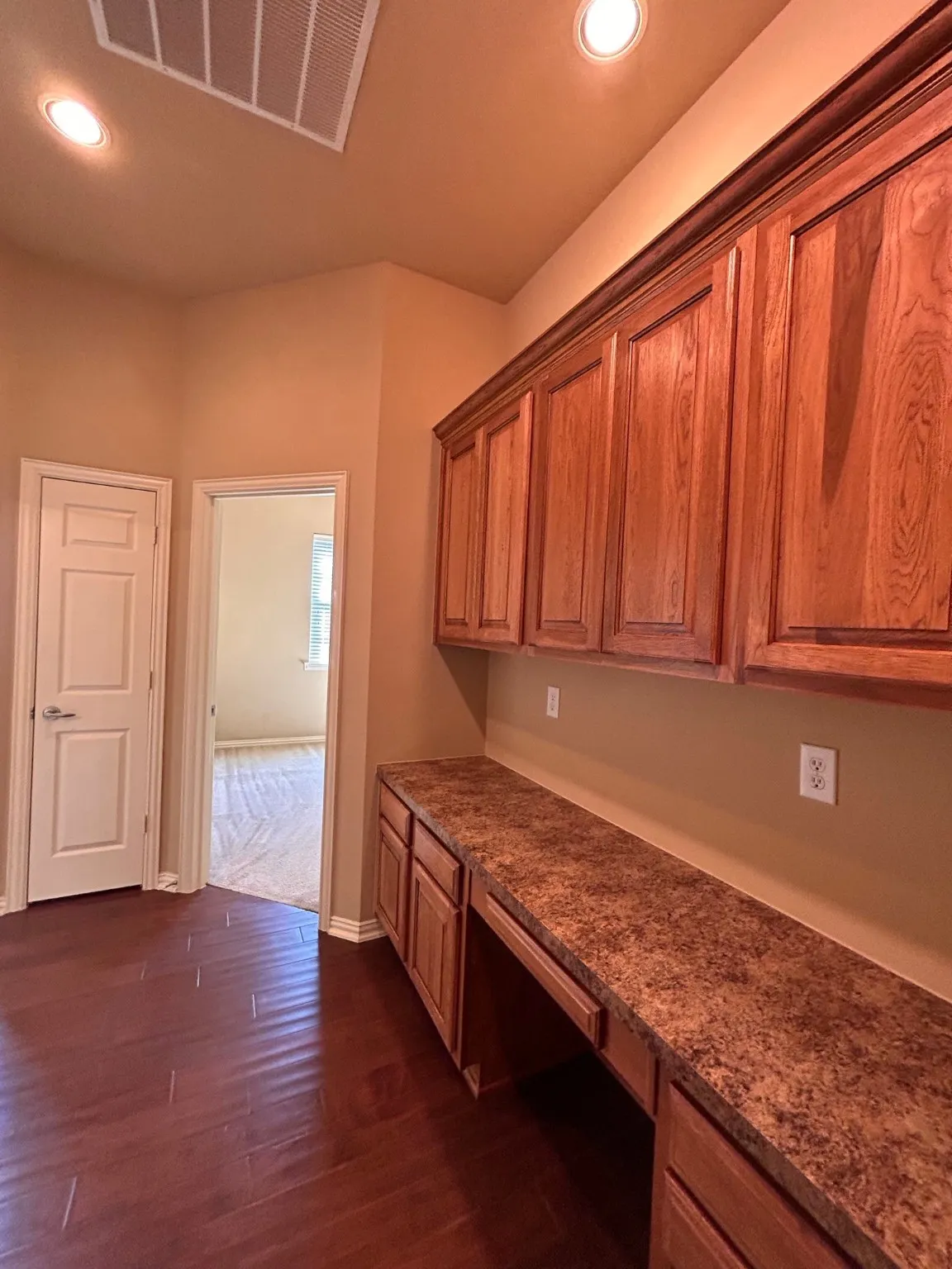 Single Family Residence For Rent in Collin County , 6794 Calm Meadow Drive, Frisco, Texas 75035, 3 Bedroom, 3 Bathroom, 2 Garage spaces, 3,037 Sqft, built in 2004, mls#21098139, Real Estate Agent in Frisco, Homes For Rent in Collin county, Homes For Rent in Frisco, Realtor in Frisco Texas, Real Estate Brokerage Independent Realty Texas, Luminita Cordes Realtor