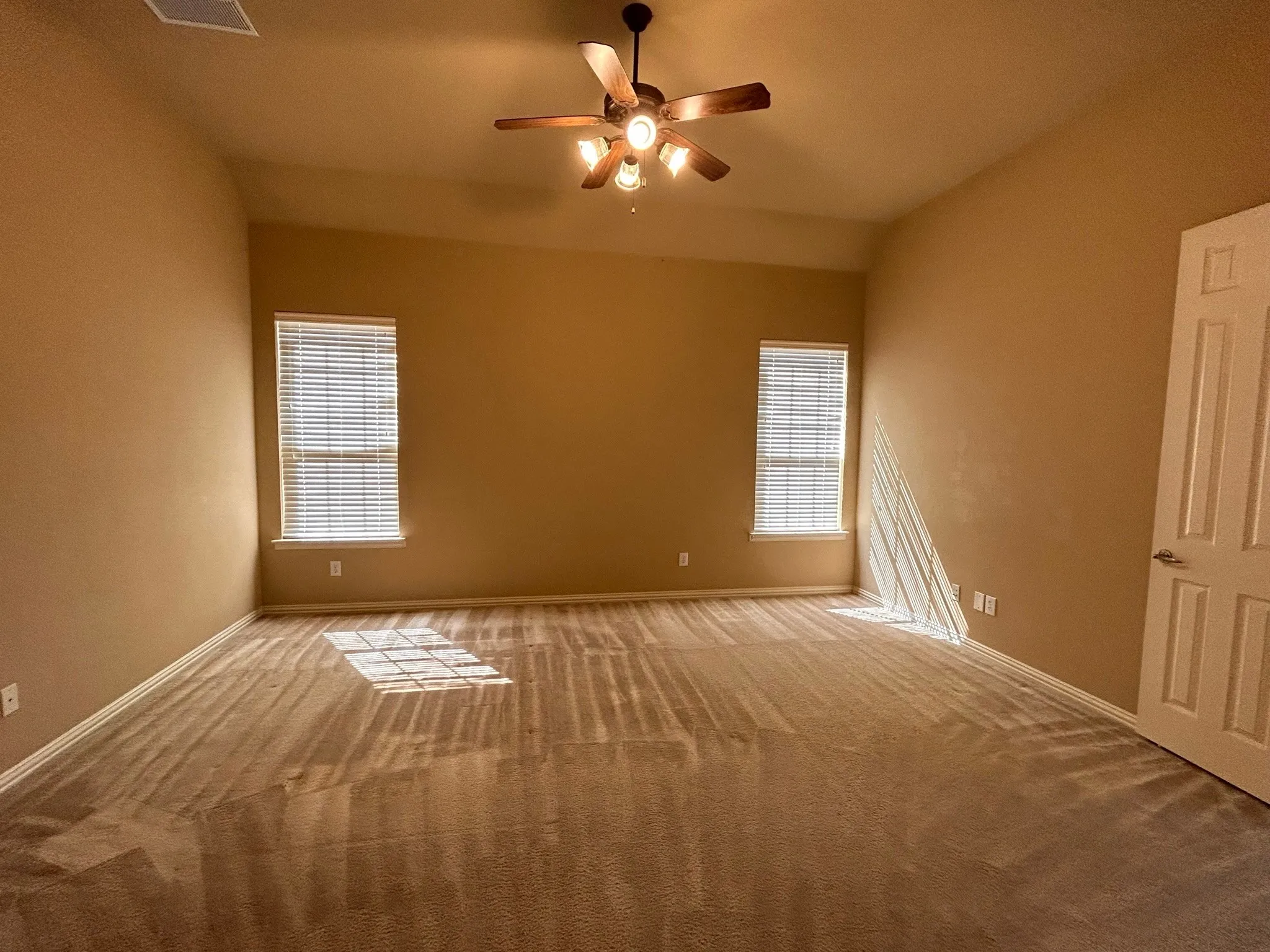 Single Family Residence For Rent in Collin County , 6794 Calm Meadow Drive, Frisco, Texas 75035, 3 Bedroom, 3 Bathroom, 2 Garage spaces, 3,037 Sqft, built in 2004, mls#21098139, Real Estate Agent in Frisco, Homes For Rent in Collin county, Homes For Rent in Frisco, Realtor in Frisco Texas, Real Estate Brokerage Independent Realty Texas, Luminita Cordes Realtor