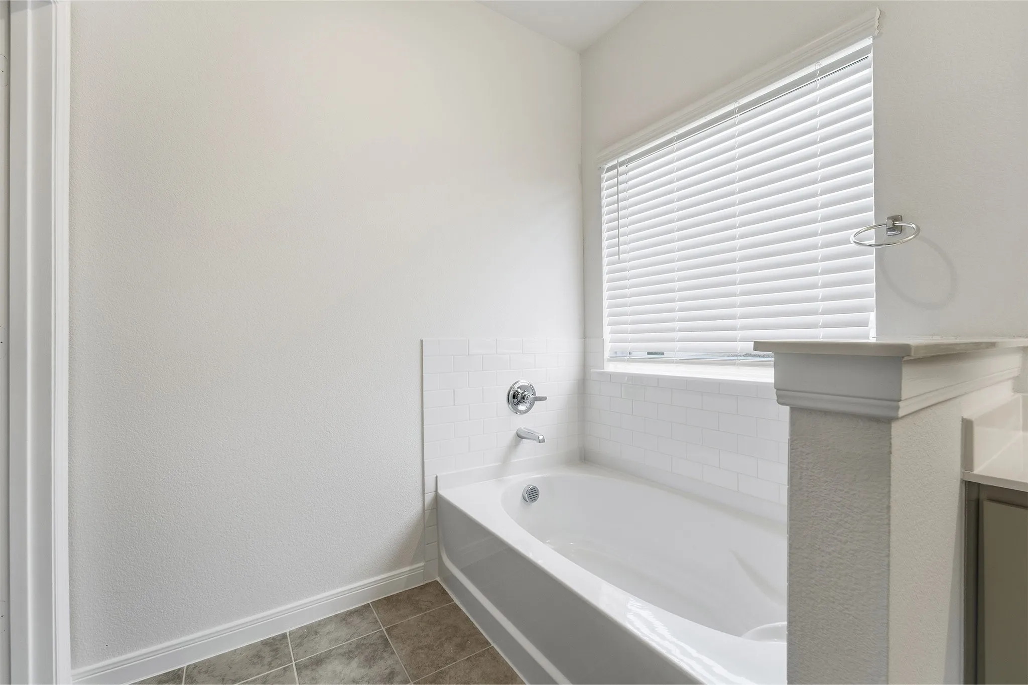 Single Family Residence For Sale in Ellis County , 232 Triple Crown Road, Waxahachie, Texas 75165, 3 Bedroom, 2 Bathroom, 2 Garage spaces, 1,915 Sqft, built in 2025, New Construction - Complete, mls#21098160, Real Estate Agent in Waxahachie, Homes For Sale in Ellis county, Homes For Sale in Waxahachie, Realtor in Waxahachie Texas, Real Estate Brokerage Independent Realty Texas, Luminita Cordes Realtor