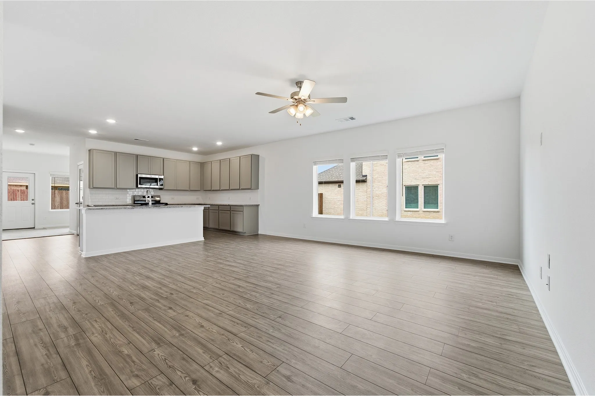 Single Family Residence For Sale in Ellis County , 232 Triple Crown Road, Waxahachie, Texas 75165, 3 Bedroom, 2 Bathroom, 2 Garage spaces, 1,915 Sqft, built in 2025, New Construction - Complete, mls#21098160, Real Estate Agent in Waxahachie, Homes For Sale in Ellis county, Homes For Sale in Waxahachie, Realtor in Waxahachie Texas, Real Estate Brokerage Independent Realty Texas, Luminita Cordes Realtor