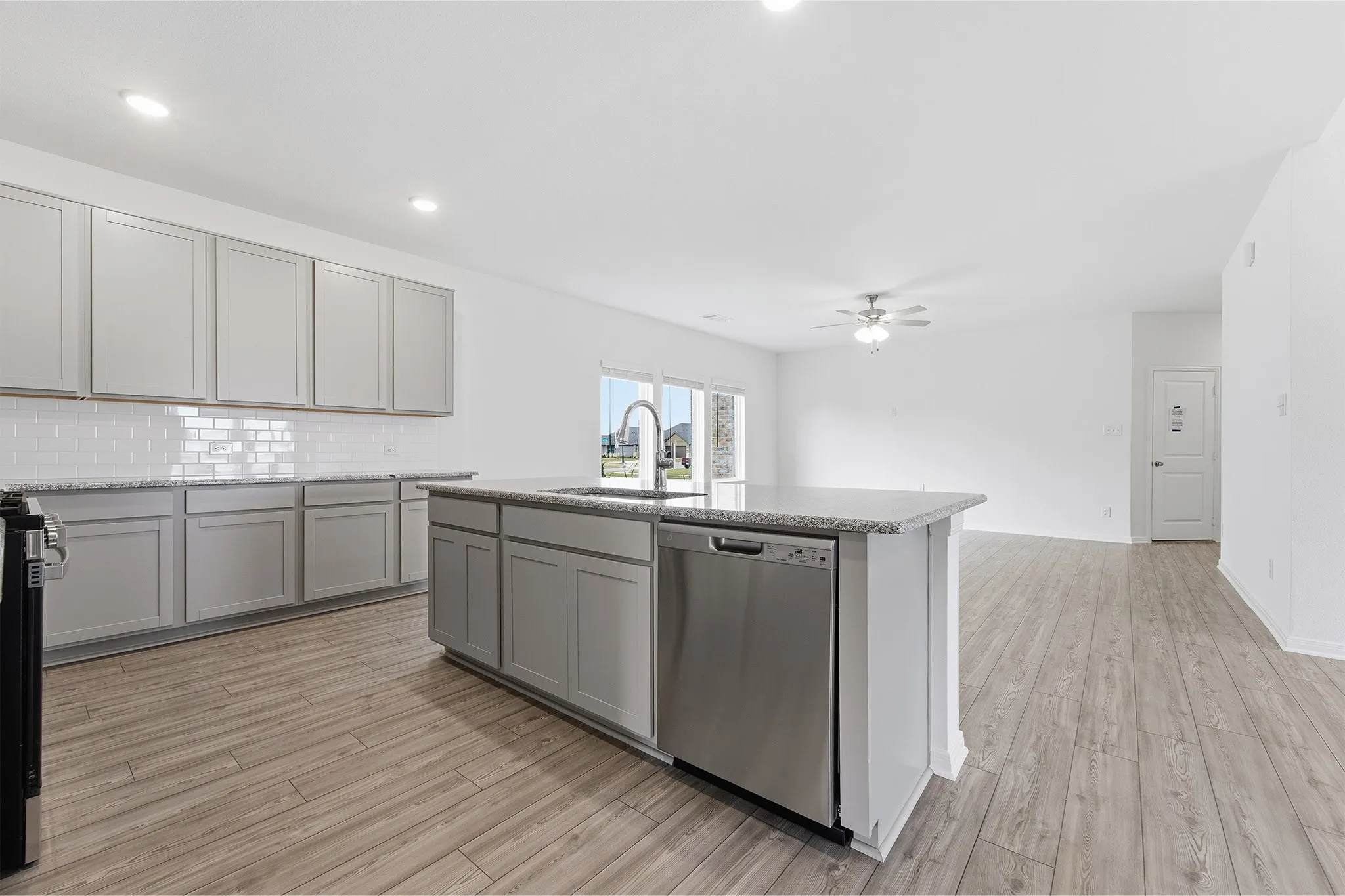 Single Family Residence For Sale in Ellis County , 232 Triple Crown Road, Waxahachie, Texas 75165, 3 Bedroom, 2 Bathroom, 2 Garage spaces, 1,915 Sqft, built in 2025, New Construction - Complete, mls#21098160, Real Estate Agent in Waxahachie, Homes For Sale in Ellis county, Homes For Sale in Waxahachie, Realtor in Waxahachie Texas, Real Estate Brokerage Independent Realty Texas, Luminita Cordes Realtor