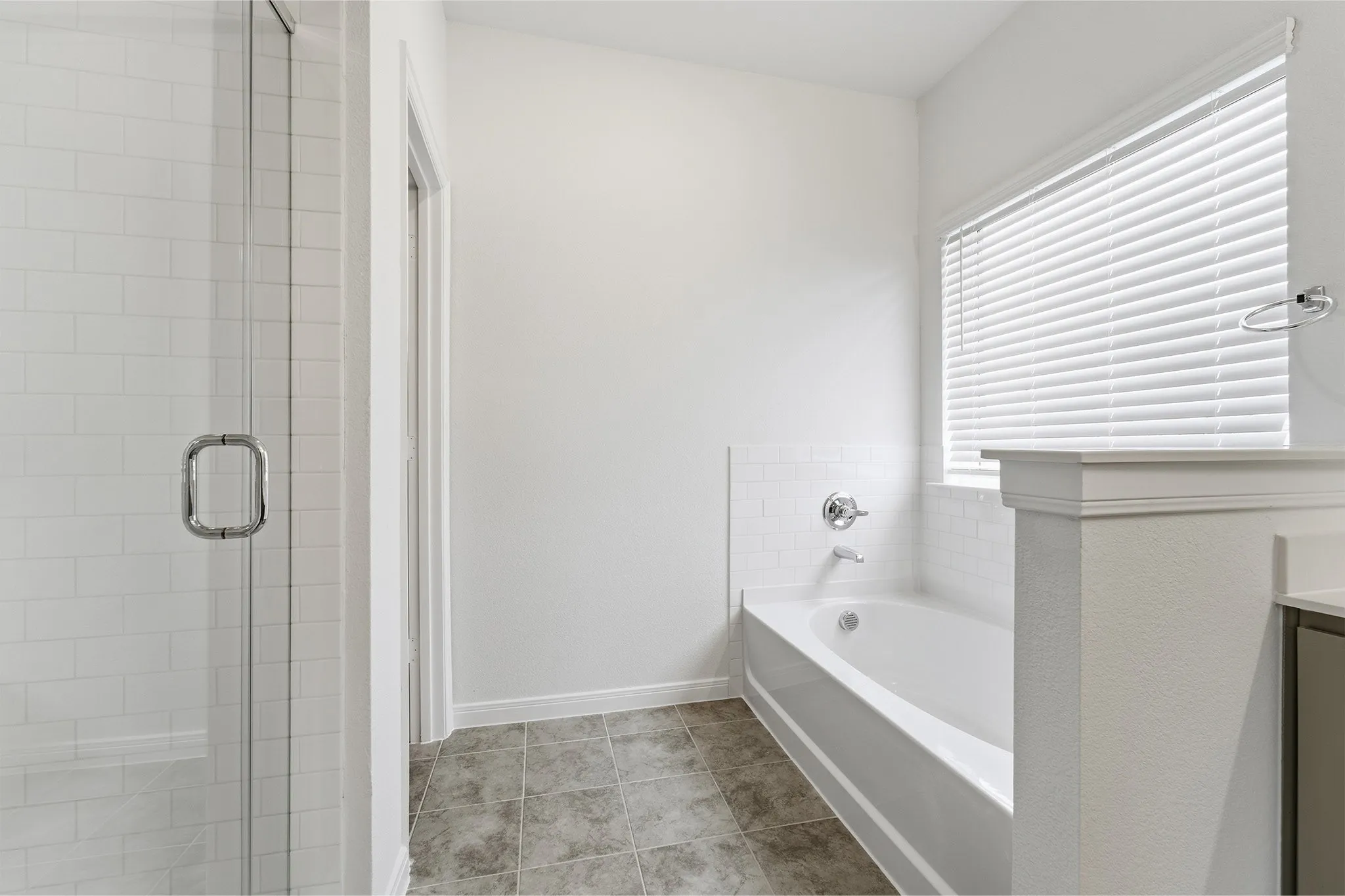 Single Family Residence For Sale in Ellis County , 232 Triple Crown Road, Waxahachie, Texas 75165, 3 Bedroom, 2 Bathroom, 2 Garage spaces, 1,915 Sqft, built in 2025, New Construction - Complete, mls#21098160, Real Estate Agent in Waxahachie, Homes For Sale in Ellis county, Homes For Sale in Waxahachie, Realtor in Waxahachie Texas, Real Estate Brokerage Independent Realty Texas, Luminita Cordes Realtor