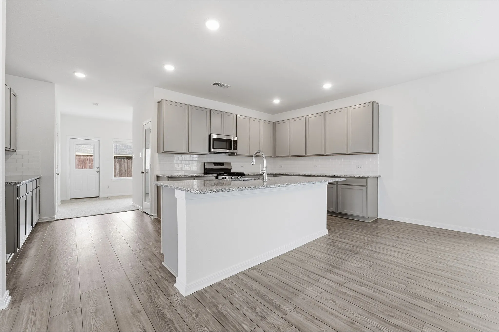 Single Family Residence For Sale in Ellis County , 232 Triple Crown Road, Waxahachie, Texas 75165, 3 Bedroom, 2 Bathroom, 2 Garage spaces, 1,915 Sqft, built in 2025, New Construction - Complete, mls#21098160, Real Estate Agent in Waxahachie, Homes For Sale in Ellis county, Homes For Sale in Waxahachie, Realtor in Waxahachie Texas, Real Estate Brokerage Independent Realty Texas, Luminita Cordes Realtor