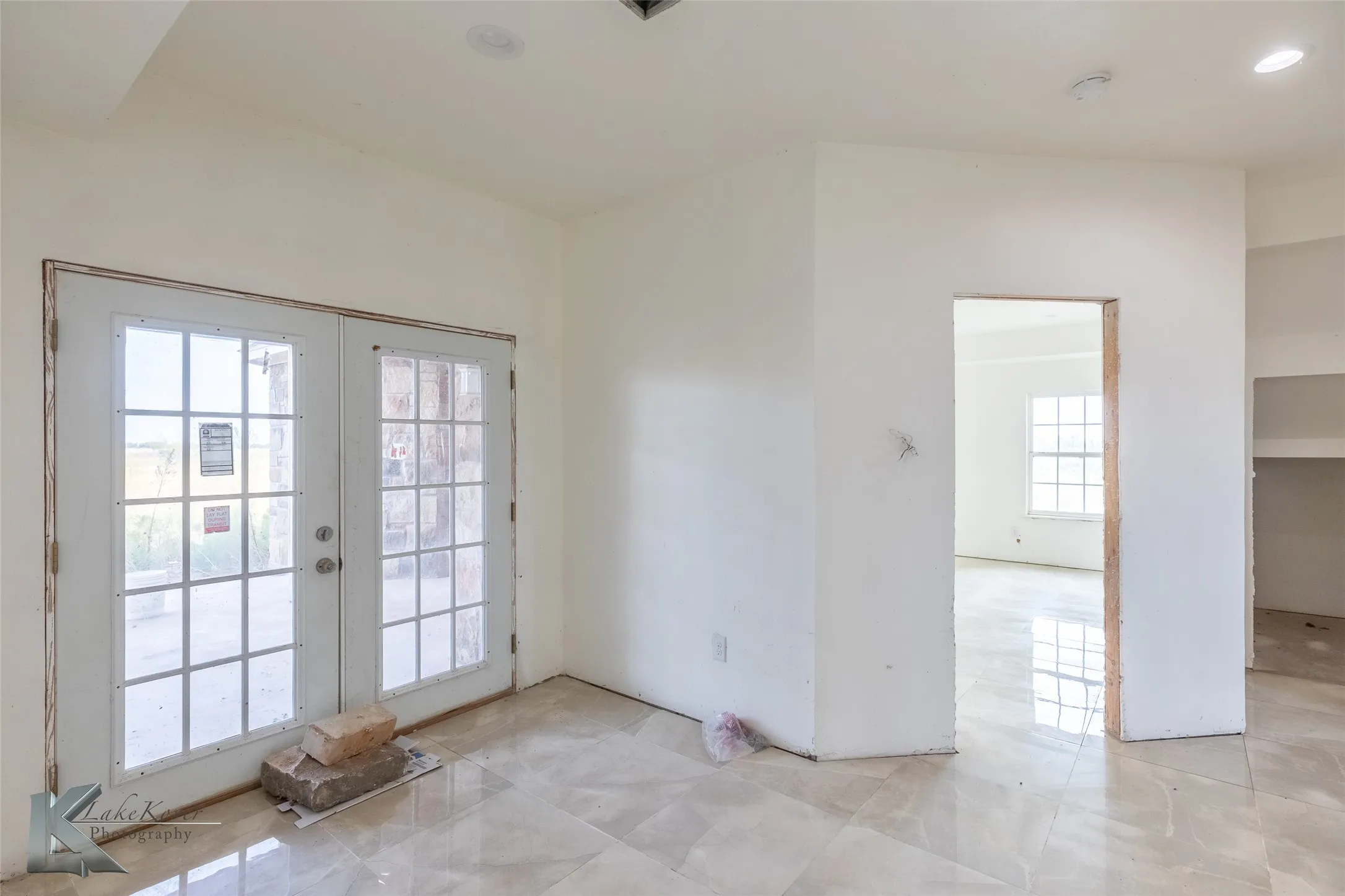 Single Family Residence For Sale in Jones County , 8773 W Lake Road, Abilene, Texas 79601, 5 Bedroom, 4 Bathroom, 2 Garage spaces, 5,289 Sqft, built in 2012, New Construction - Incomplete, mls#21097057, Real Estate Agent in Abilene, Homes For Sale in Jones county, Homes For Sale in Abilene, Realtor in Abilene Texas, Real Estate Brokerage Independent Realty Texas, Luminita Cordes Realtor