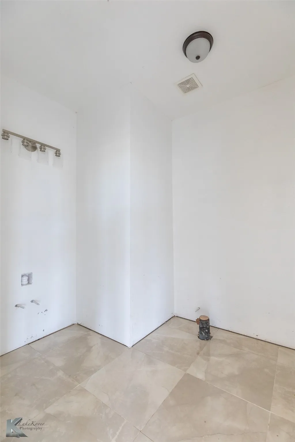 Single Family Residence For Sale in Jones County , 8773 W Lake Road, Abilene, Texas 79601, 5 Bedroom, 4 Bathroom, 2 Garage spaces, 5,289 Sqft, built in 2012, New Construction - Incomplete, mls#21097057, Real Estate Agent in Abilene, Homes For Sale in Jones county, Homes For Sale in Abilene, Realtor in Abilene Texas, Real Estate Brokerage Independent Realty Texas, Luminita Cordes Realtor