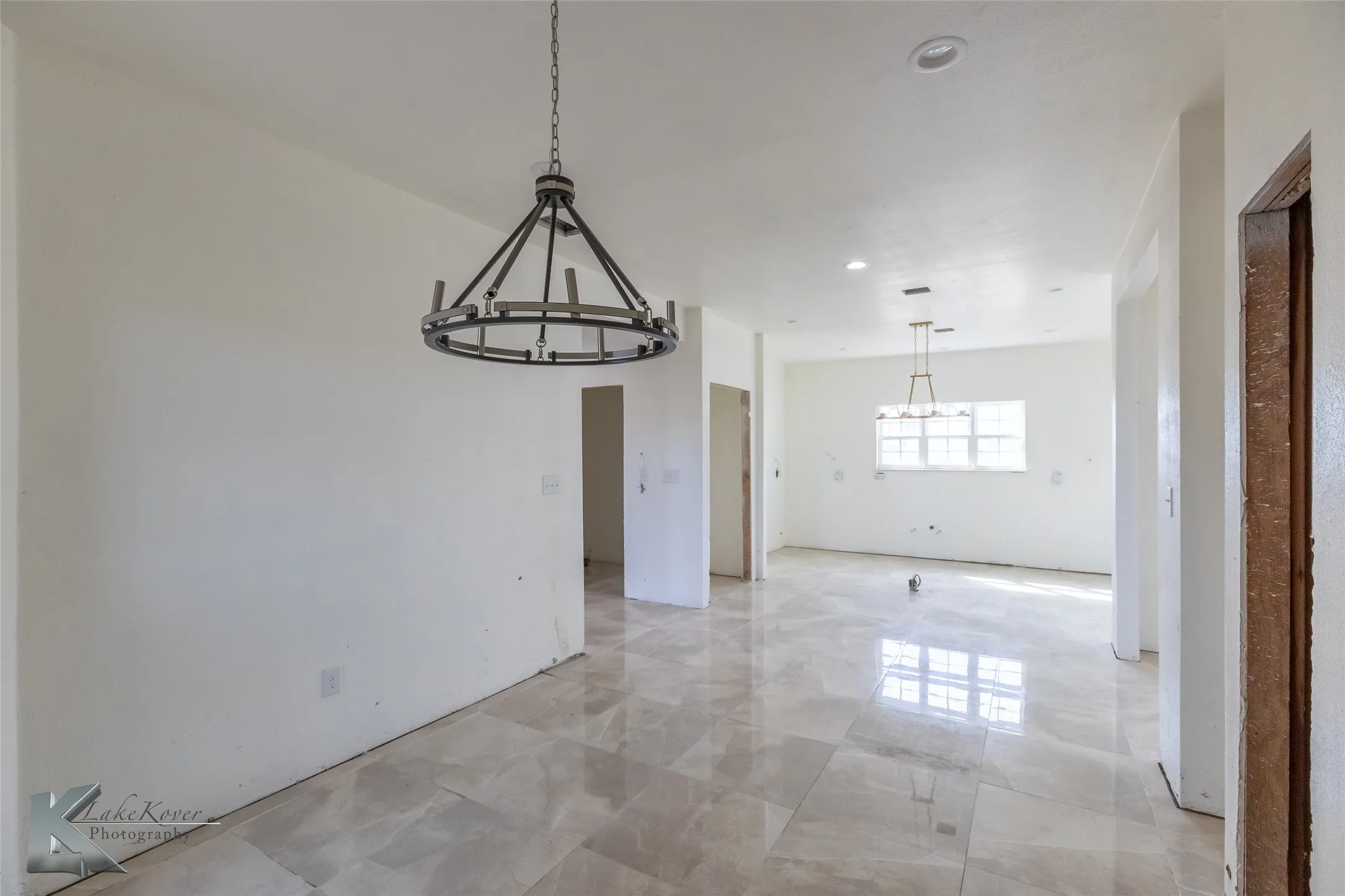 Single Family Residence For Sale in Jones County , 8773 W Lake Road, Abilene, Texas 79601, 5 Bedroom, 4 Bathroom, 2 Garage spaces, 5,289 Sqft, built in 2012, New Construction - Incomplete, mls#21097057, Real Estate Agent in Abilene, Homes For Sale in Jones county, Homes For Sale in Abilene, Realtor in Abilene Texas, Real Estate Brokerage Independent Realty Texas, Luminita Cordes Realtor