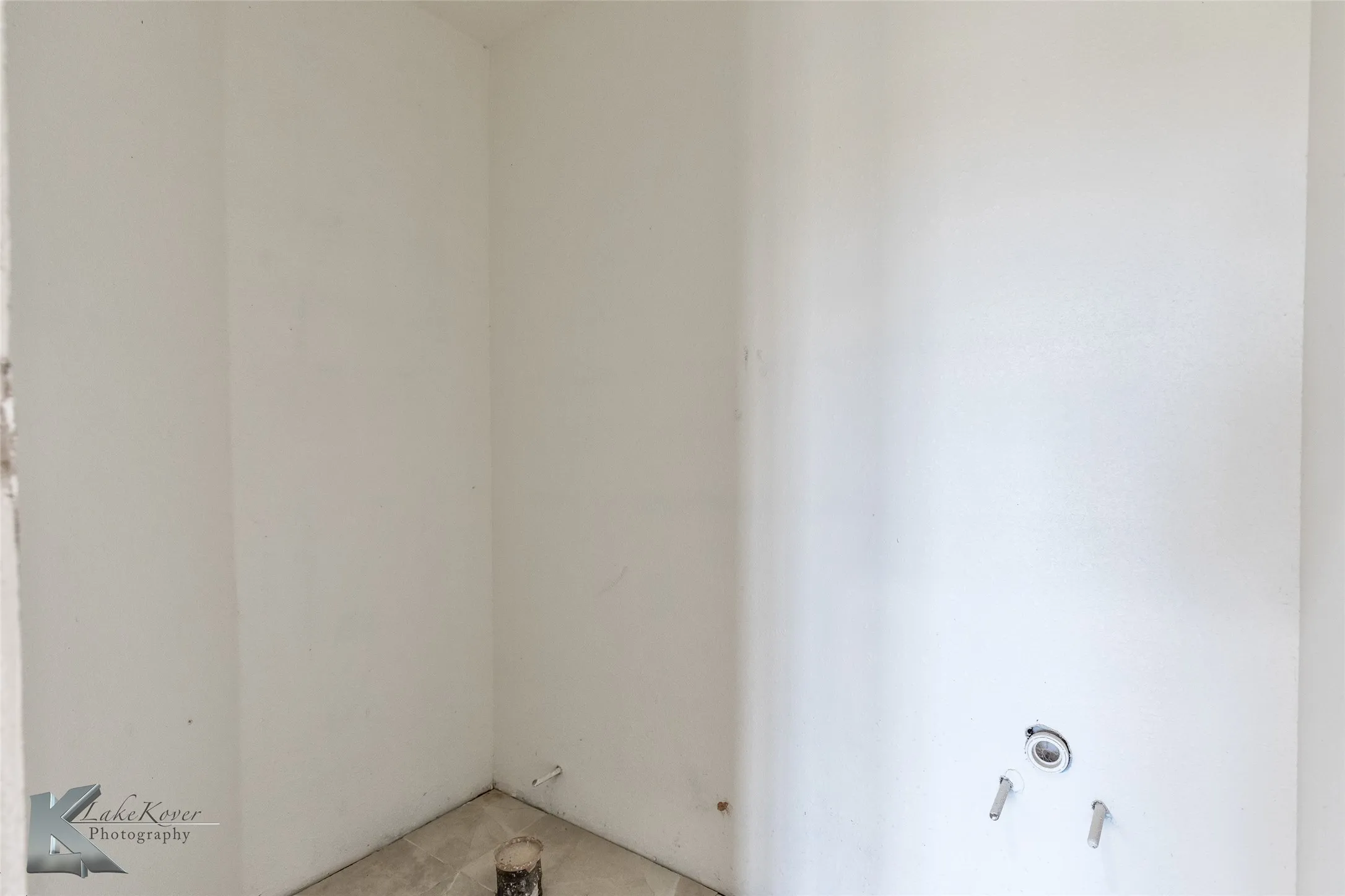 Single Family Residence For Sale in Jones County , 8773 W Lake Road, Abilene, Texas 79601, 5 Bedroom, 4 Bathroom, 2 Garage spaces, 5,289 Sqft, built in 2012, New Construction - Incomplete, mls#21097057, Real Estate Agent in Abilene, Homes For Sale in Jones county, Homes For Sale in Abilene, Realtor in Abilene Texas, Real Estate Brokerage Independent Realty Texas, Luminita Cordes Realtor