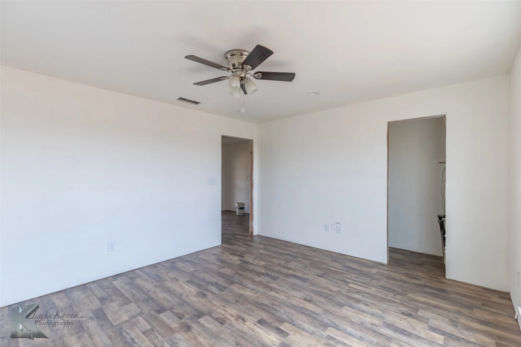 Single Family Residence For Sale in Jones County , 8773 W Lake Road, Abilene, Texas 79601, 5 Bedroom, 4 Bathroom, 2 Garage spaces, 5,289 Sqft, built in 2012, New Construction - Incomplete, mls#21097057, Real Estate Agent in Abilene, Homes For Sale in Jones county, Homes For Sale in Abilene, Realtor in Abilene Texas, Real Estate Brokerage Independent Realty Texas, Luminita Cordes Realtor