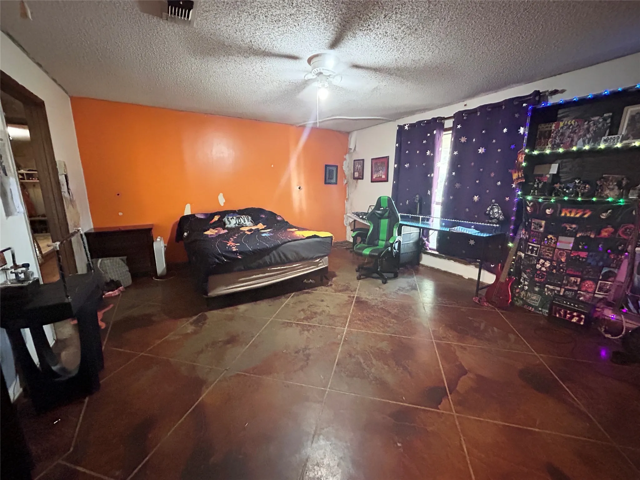 Single Family Residence For Sale in Hopkins County , 1816 County Road 2386, Pickton, Texas 75471, 3 Bedroom, 3 Bathroom, Garage spaces, 3,880 Sqft, built in 1980, mls#21098396, Real Estate Agent in Pickton, Homes For Sale in Hopkins county, Homes For Sale in Pickton, Realtor in Pickton Texas, Real Estate Brokerage Independent Realty Texas, Luminita Cordes Realtor