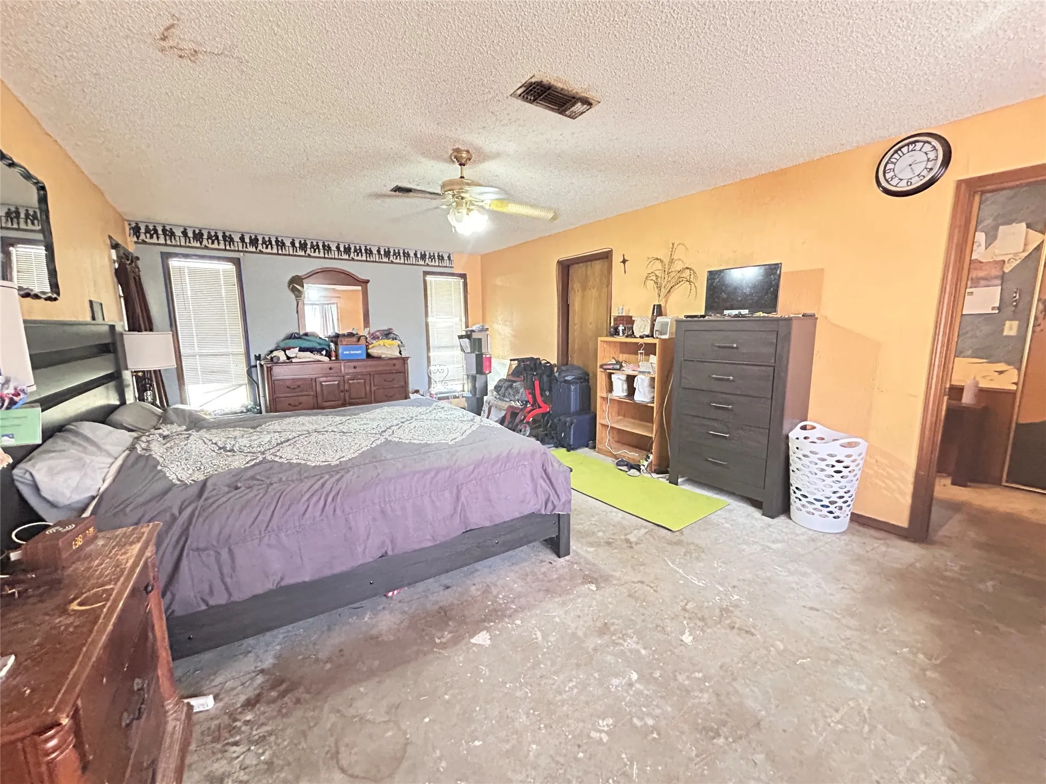 Single Family Residence For Sale in Hopkins County , 1816 County Road 2386, Pickton, Texas 75471, 3 Bedroom, 3 Bathroom, Garage spaces, 3,880 Sqft, built in 1980, mls#21098396, Real Estate Agent in Pickton, Homes For Sale in Hopkins county, Homes For Sale in Pickton, Realtor in Pickton Texas, Real Estate Brokerage Independent Realty Texas, Luminita Cordes Realtor