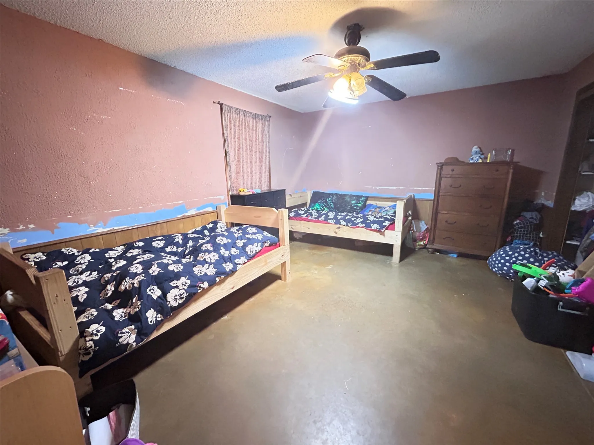 Single Family Residence For Sale in Hopkins County , 1816 County Road 2386, Pickton, Texas 75471, 3 Bedroom, 3 Bathroom, Garage spaces, 3,880 Sqft, built in 1980, mls#21098396, Real Estate Agent in Pickton, Homes For Sale in Hopkins county, Homes For Sale in Pickton, Realtor in Pickton Texas, Real Estate Brokerage Independent Realty Texas, Luminita Cordes Realtor