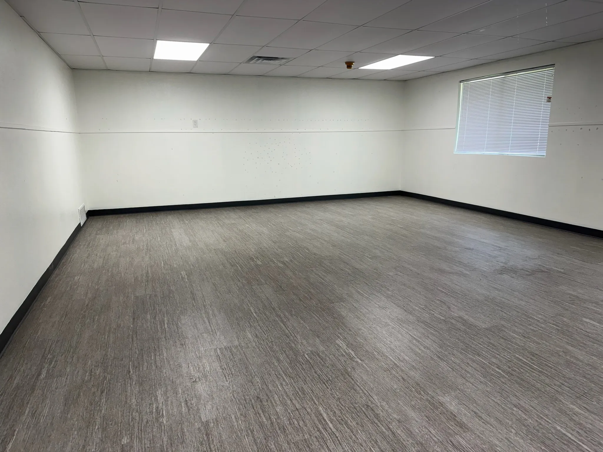 Business For Sale in Collin County , 548 E Bethany Drive, Allen, Texas 75002, 0, 0, Garage spaces, 0 Sqft, built in 1978, Preowned, mls#21092504, Real Estate Agent in Allen, Homes For Sale in Collin county, Homes For Sale in Allen, Realtor in Allen Texas, Real Estate Brokerage Independent Realty Texas, Luminita Cordes Realtor