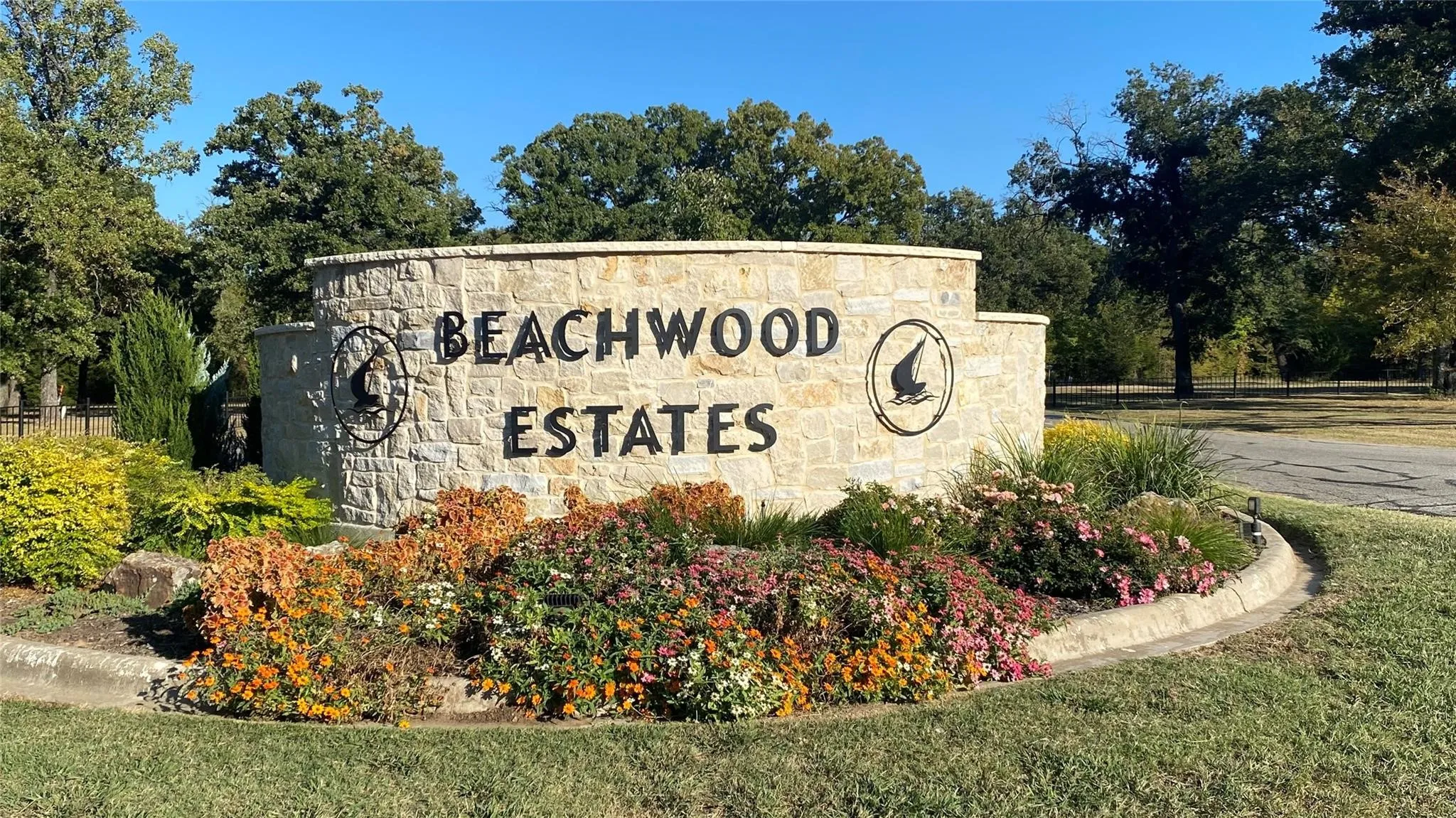 Unimproved Land For Sale in Henderson County , TBD Lot 17 Westwood Drive, Trinidad, Texas 75163, 0, 0, Garage spaces, 0 Sqft, built in 0, mls#21098717, Real Estate Agent in Trinidad, Homes For Sale in Henderson county, Homes For Sale in Trinidad, Realtor in Trinidad Texas, Real Estate Brokerage Independent Realty Texas, Luminita Cordes Realtor