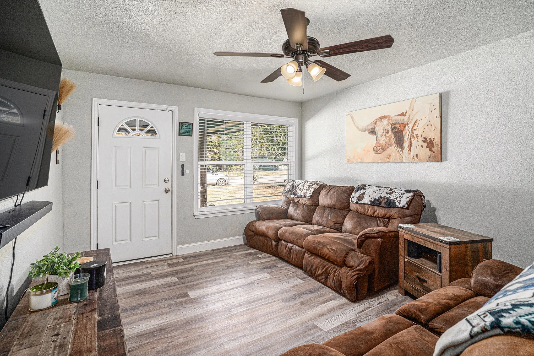 Single Family Residence For Sale in Johnson County , 807 Poindexter Avenue, Cleburne, Texas 76033, 3 Bedroom, 2 Bathroom, 2 Garage spaces, 1,364 Sqft, built in 1969, mls#21096741, Real Estate Agent in Cleburne, Homes For Sale in Johnson county, Homes For Sale in Cleburne, Realtor in Cleburne Texas, Real Estate Brokerage Independent Realty Texas, Luminita Cordes Realtor
