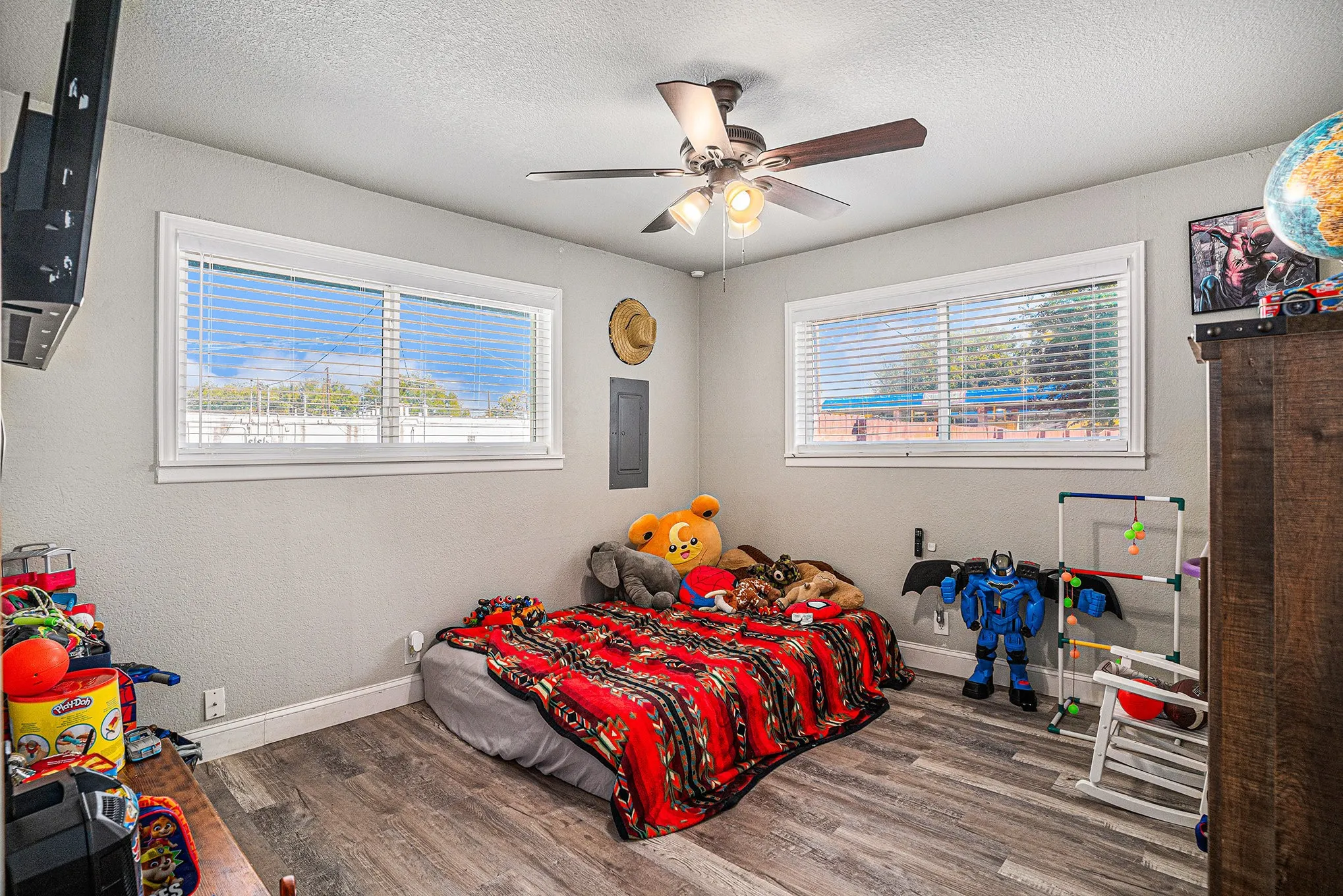 Single Family Residence For Sale in Johnson County , 807 Poindexter Avenue, Cleburne, Texas 76033, 3 Bedroom, 2 Bathroom, 2 Garage spaces, 1,364 Sqft, built in 1969, mls#21096741, Real Estate Agent in Cleburne, Homes For Sale in Johnson county, Homes For Sale in Cleburne, Realtor in Cleburne Texas, Real Estate Brokerage Independent Realty Texas, Luminita Cordes Realtor