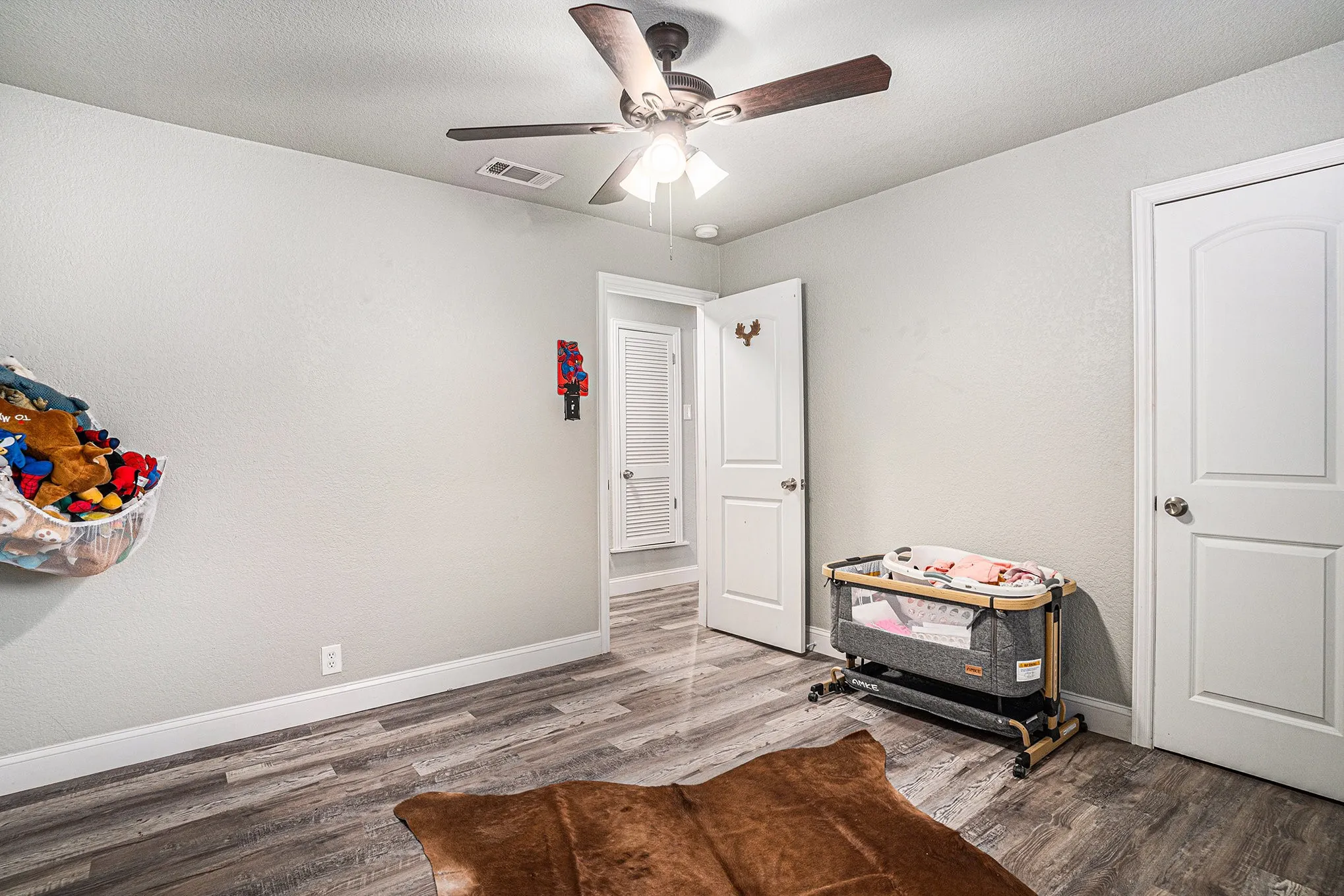 Single Family Residence For Sale in Johnson County , 807 Poindexter Avenue, Cleburne, Texas 76033, 3 Bedroom, 2 Bathroom, 2 Garage spaces, 1,364 Sqft, built in 1969, mls#21096741, Real Estate Agent in Cleburne, Homes For Sale in Johnson county, Homes For Sale in Cleburne, Realtor in Cleburne Texas, Real Estate Brokerage Independent Realty Texas, Luminita Cordes Realtor