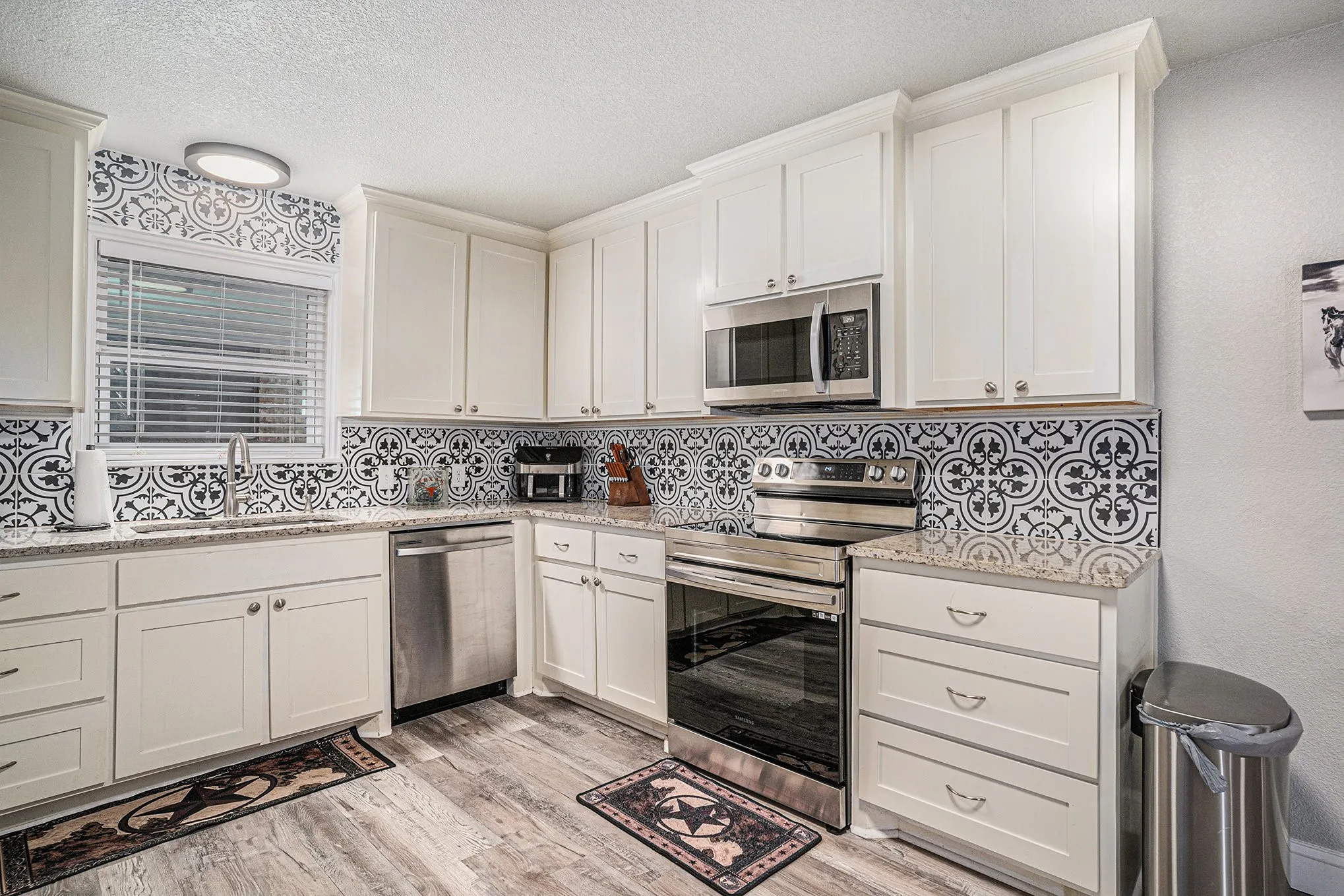 Single Family Residence For Sale in Johnson County , 807 Poindexter Avenue, Cleburne, Texas 76033, 3 Bedroom, 2 Bathroom, 2 Garage spaces, 1,364 Sqft, built in 1969, mls#21096741, Real Estate Agent in Cleburne, Homes For Sale in Johnson county, Homes For Sale in Cleburne, Realtor in Cleburne Texas, Real Estate Brokerage Independent Realty Texas, Luminita Cordes Realtor