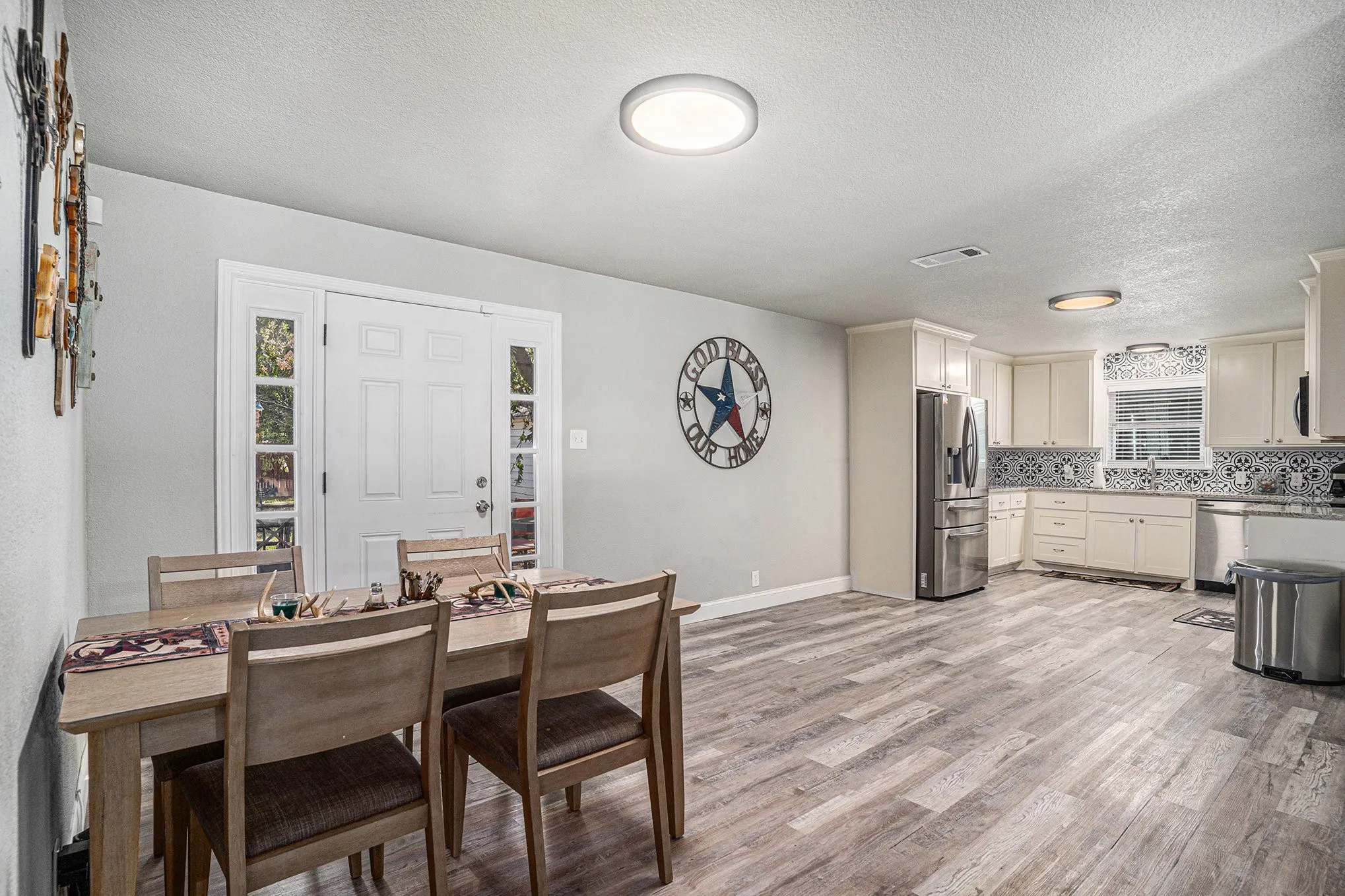 Single Family Residence For Sale in Johnson County , 807 Poindexter Avenue, Cleburne, Texas 76033, 3 Bedroom, 2 Bathroom, 2 Garage spaces, 1,364 Sqft, built in 1969, mls#21096741, Real Estate Agent in Cleburne, Homes For Sale in Johnson county, Homes For Sale in Cleburne, Realtor in Cleburne Texas, Real Estate Brokerage Independent Realty Texas, Luminita Cordes Realtor