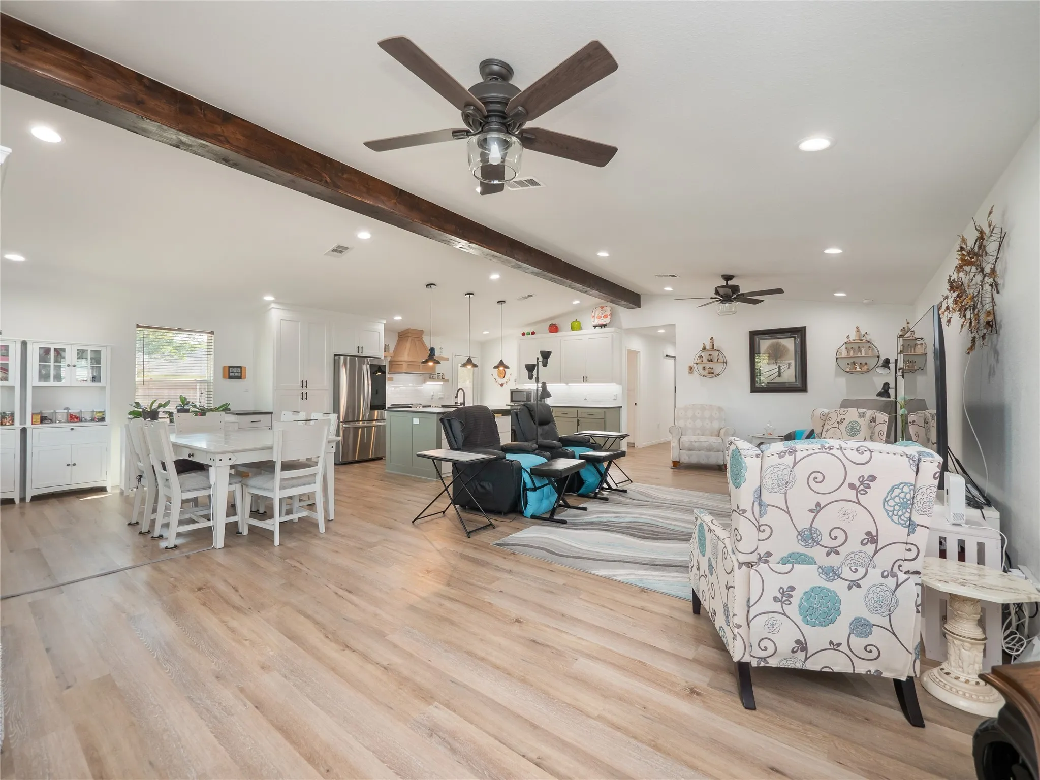 Single Family Residence For Sale in Mc Lennan County , 614 W 3rd Street, Mc Gregor, Texas 76657, 4 Bedroom, 2 Bathroom, Garage spaces, 1,960 Sqft, built in 1986, Preowned, mls#21076371, Real Estate Agent in Mc Gregor, Homes For Sale in Mc Lennan county, Homes For Sale in Mc Gregor, Realtor in Mc Gregor Texas, Real Estate Brokerage Independent Realty Texas, Luminita Cordes Realtor