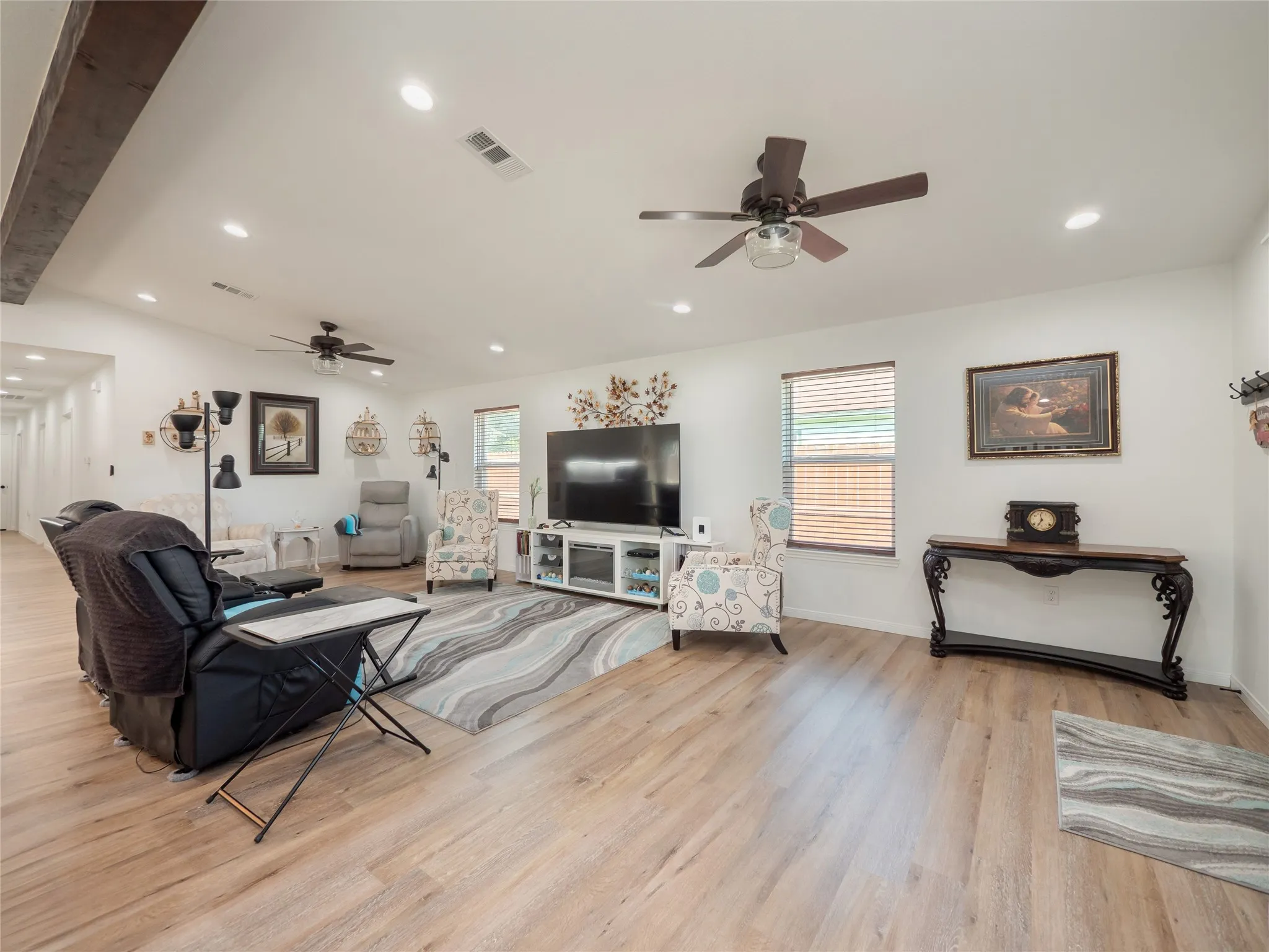 Single Family Residence For Sale in Mc Lennan County , 614 W 3rd Street, Mc Gregor, Texas 76657, 4 Bedroom, 2 Bathroom, Garage spaces, 1,960 Sqft, built in 1986, Preowned, mls#21076371, Real Estate Agent in Mc Gregor, Homes For Sale in Mc Lennan county, Homes For Sale in Mc Gregor, Realtor in Mc Gregor Texas, Real Estate Brokerage Independent Realty Texas, Luminita Cordes Realtor