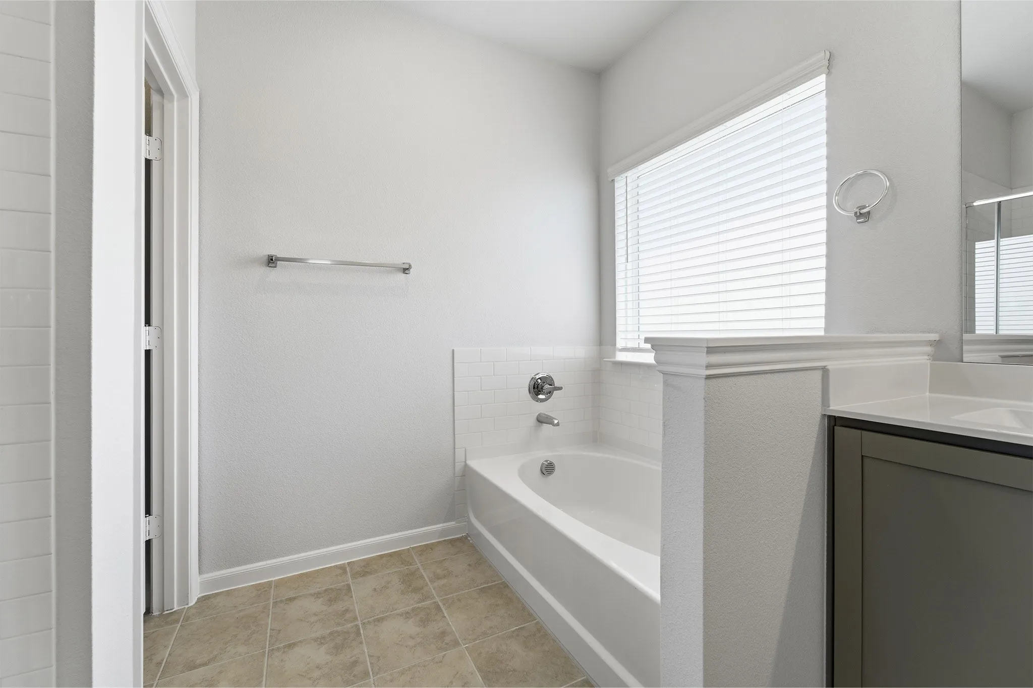 Single Family Residence For Sale in Ellis County , 253 Charismatic Road, Waxahachie, Texas 75165, 3 Bedroom, 2 Bathroom, 2 Garage spaces, 1,915 Sqft, built in 2025, New Construction - Incomplete, mls#21098384, Real Estate Agent in Waxahachie, Homes For Sale in Ellis county, Homes For Sale in Waxahachie, Realtor in Waxahachie Texas, Real Estate Brokerage Independent Realty Texas, Luminita Cordes Realtor