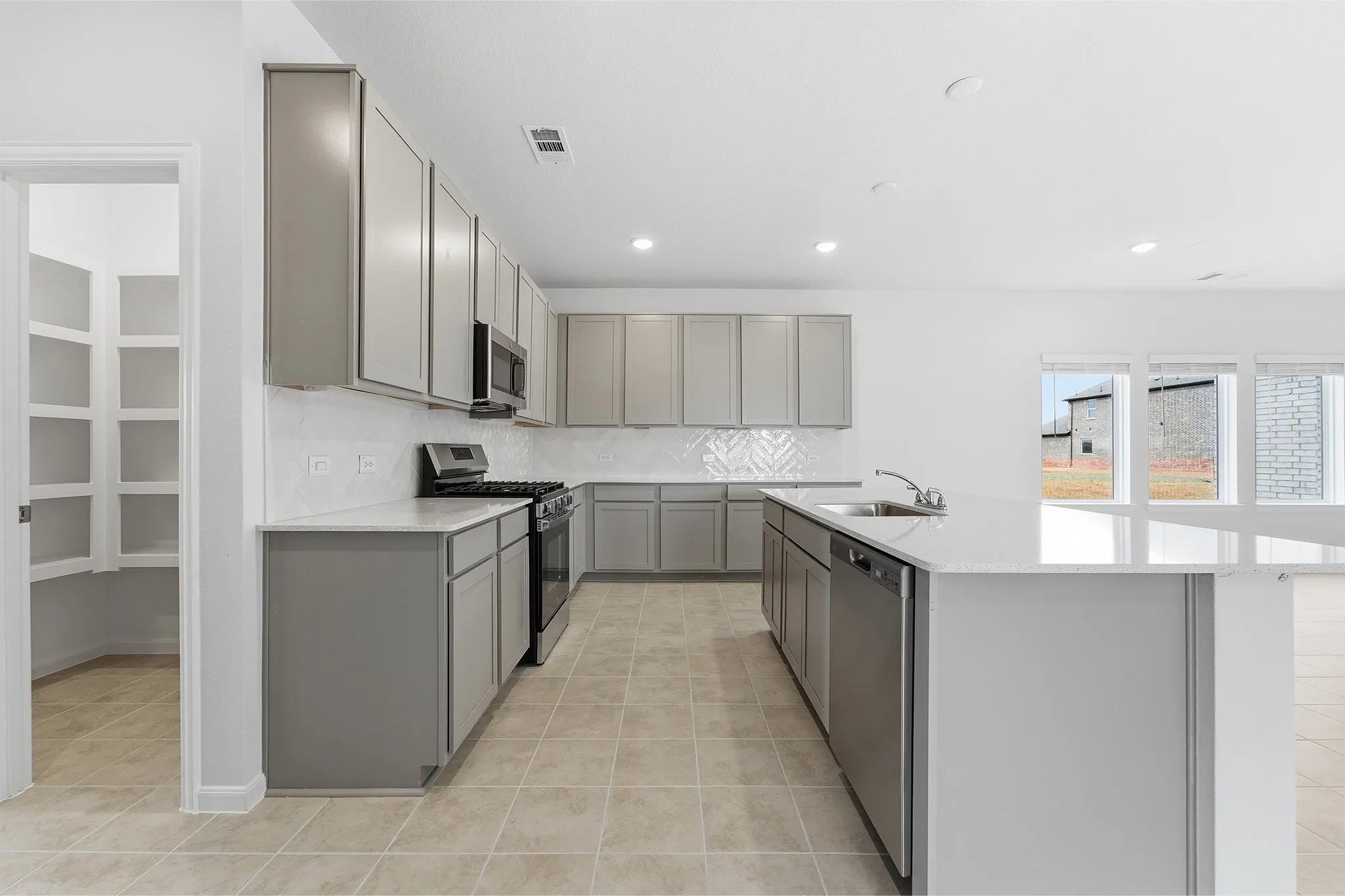 Single Family Residence For Sale in Ellis County , 253 Charismatic Road, Waxahachie, Texas 75165, 3 Bedroom, 2 Bathroom, 2 Garage spaces, 1,915 Sqft, built in 2025, New Construction - Incomplete, mls#21098384, Real Estate Agent in Waxahachie, Homes For Sale in Ellis county, Homes For Sale in Waxahachie, Realtor in Waxahachie Texas, Real Estate Brokerage Independent Realty Texas, Luminita Cordes Realtor