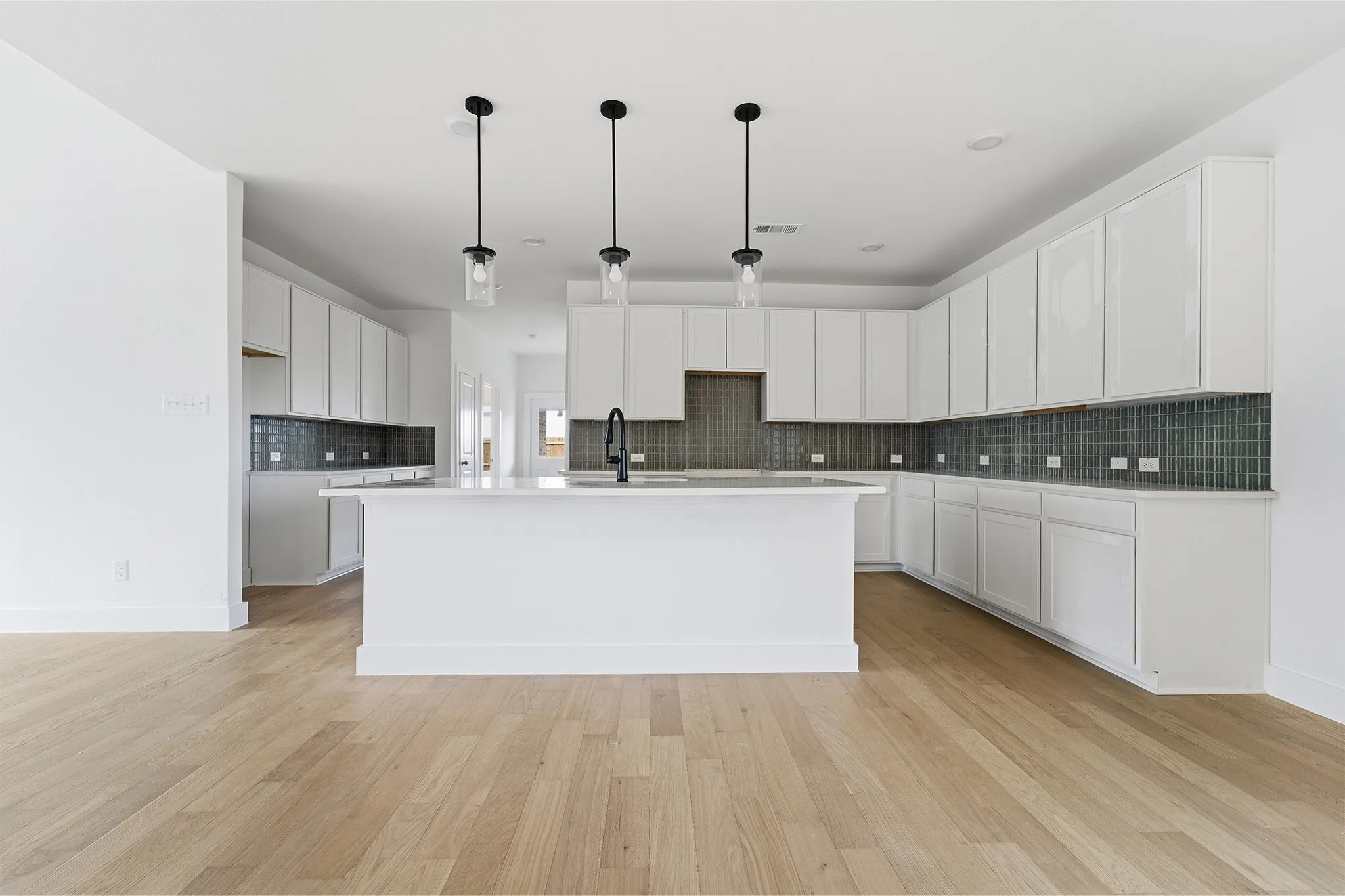 Single Family Residence For Sale in Ellis County , 225 Charismatic Road, Waxahachie, Texas 75165, 3 Bedroom, 2 Bathroom, 2 Garage spaces, 1,915 Sqft, built in 2025, New Construction - Complete, Price $405,091, mls#21098531, Real Estate Agent in Waxahachie, Homes For Sale in Ellis county, Homes For Sale in Waxahachie, Realtor in Waxahachie Texas, Real Estate Brokerage Independent Realty Texas, Luminita Cordes Realtor
