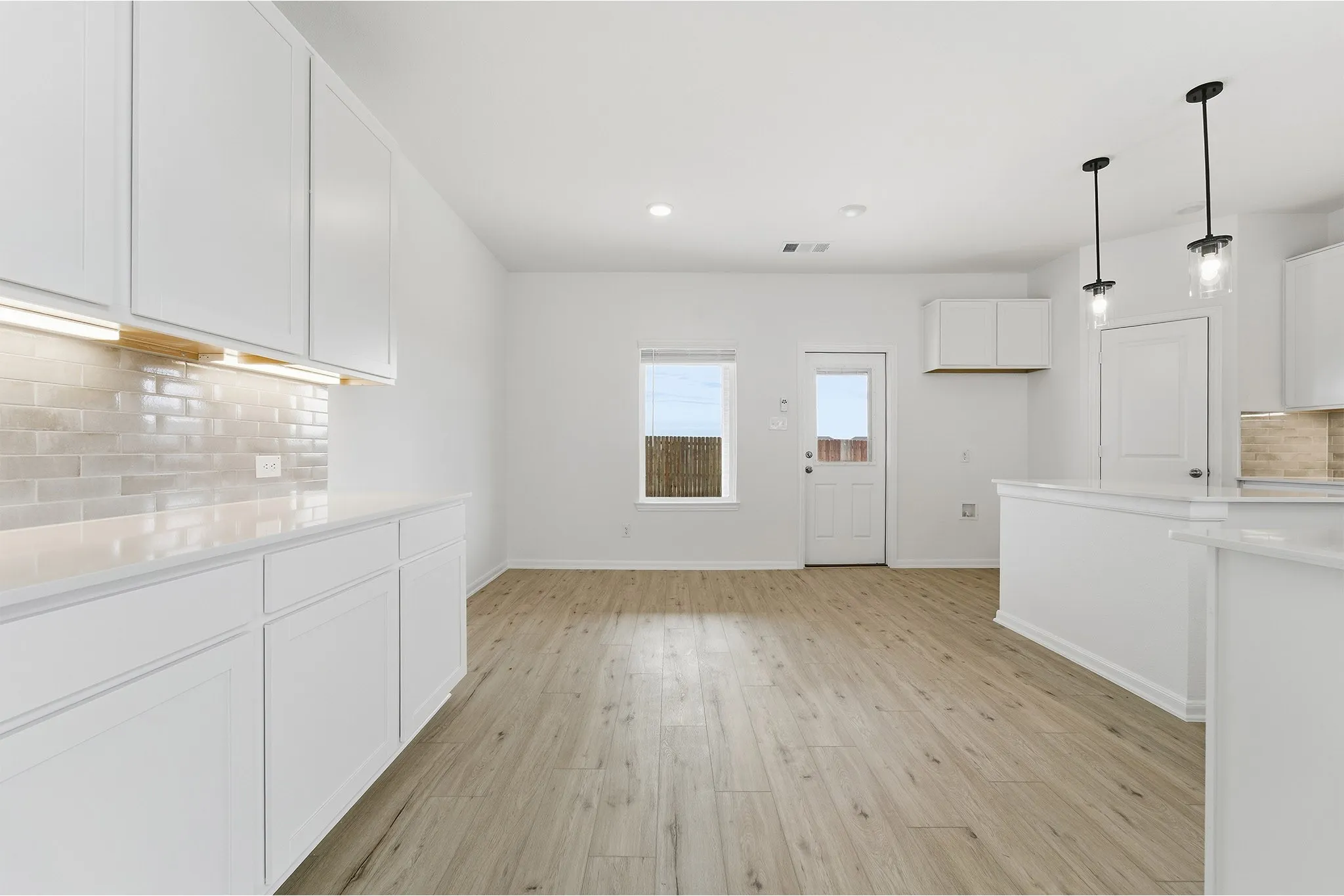 Single Family Residence For Sale in Ellis County , 228 Charismatic Road, Waxahachie, Texas 75165, 4 Bedroom, 3 Bathroom, 2 Garage spaces, 2,513 Sqft, built in 2025, New Construction - Complete, mls#21098546, Real Estate Agent in Waxahachie, Homes For Sale in Ellis county, Homes For Sale in Waxahachie, Realtor in Waxahachie Texas, Real Estate Brokerage Independent Realty Texas, Luminita Cordes Realtor