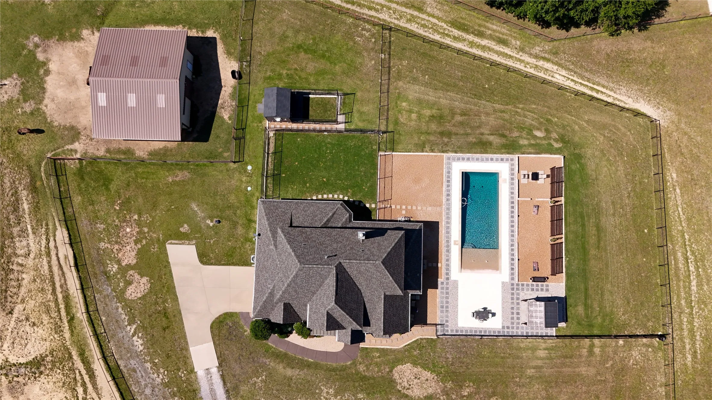 Single Family Residence For Sale in Collin County , 5033 Brook Lane, Anna, Texas 75409, 4 Bedroom, 4 Bathroom, 2 Garage spaces, 3,231 Sqft, built in 2010, Preowned, mls#21098697, Real Estate Agent in Anna, Homes For Sale in Collin county, Homes For Sale in Anna, Realtor in Anna Texas, Real Estate Brokerage Independent Realty Texas, Luminita Cordes Realtor