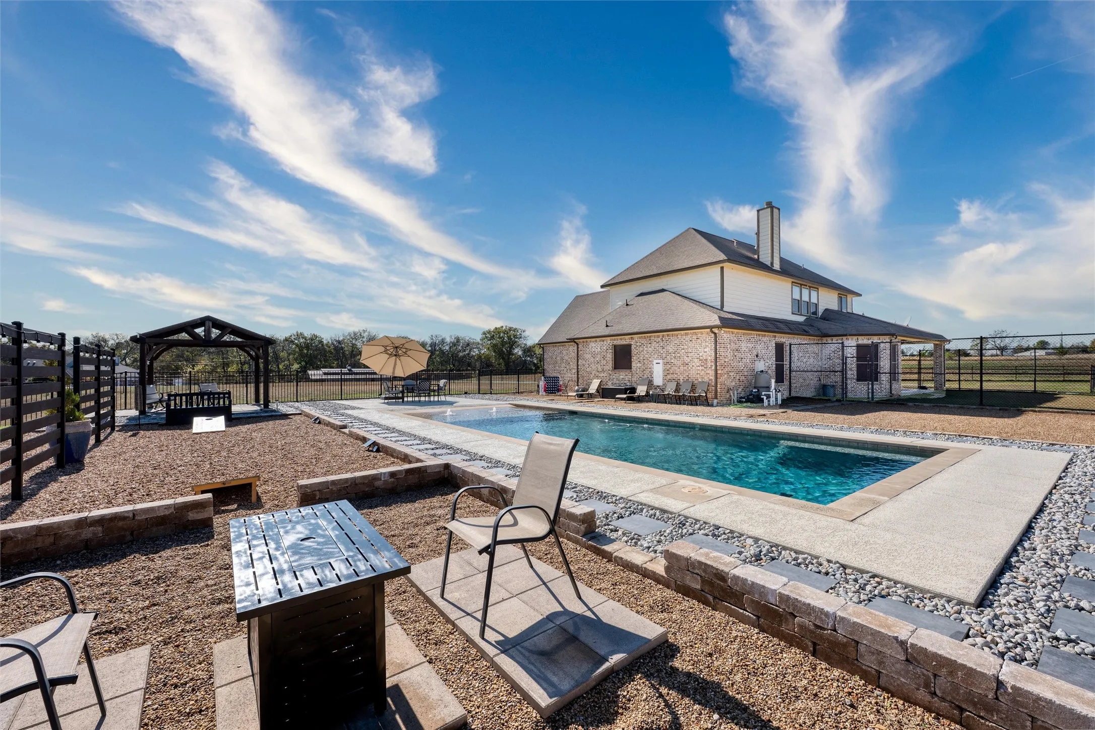 Pool & entertainment area