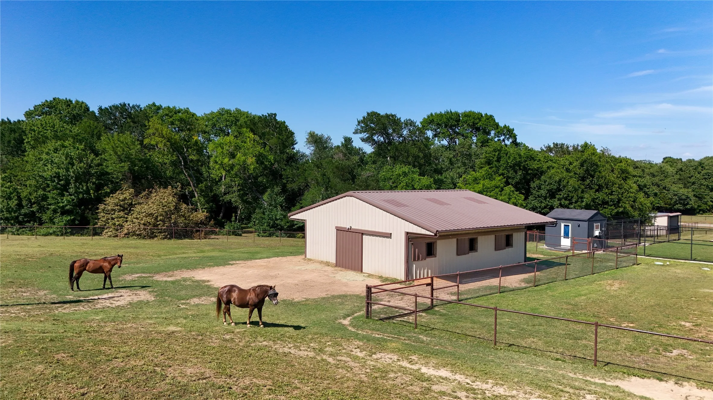 Single Family Residence For Sale in Collin County , 5033 Brook Lane, Anna, Texas 75409, 4 Bedroom, 4 Bathroom, 2 Garage spaces, 3,231 Sqft, built in 2010, Preowned, mls#21098697, Real Estate Agent in Anna, Homes For Sale in Collin county, Homes For Sale in Anna, Realtor in Anna Texas, Real Estate Brokerage Independent Realty Texas, Luminita Cordes Realtor